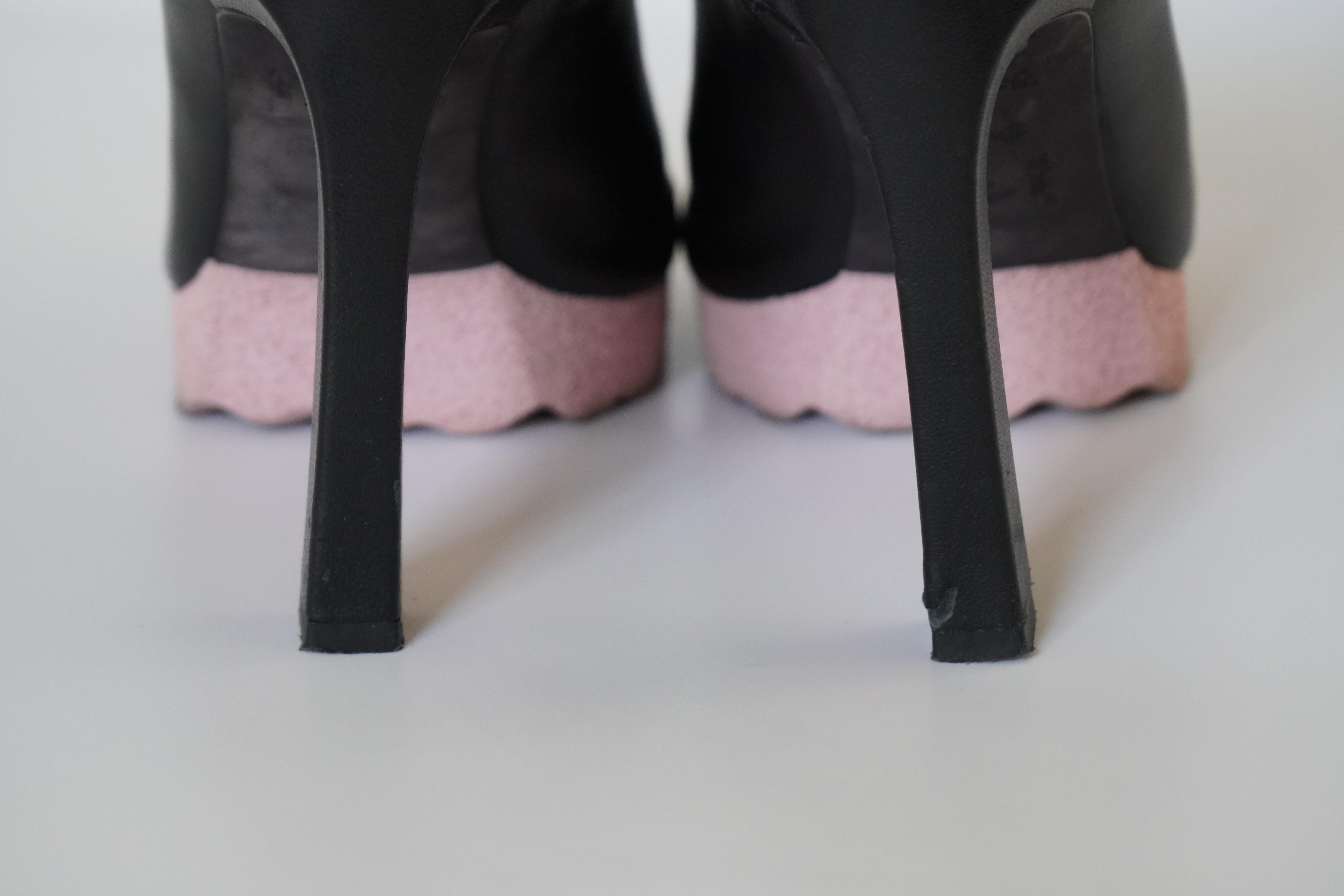 Off-White Black Leather Sponge Mules 39 For Sale 2