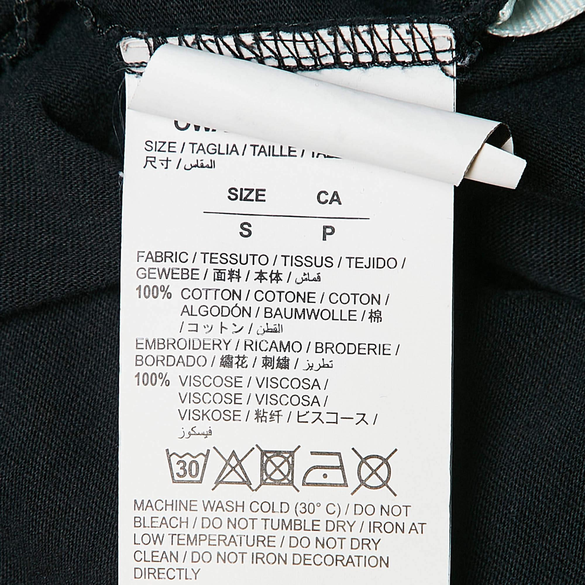 Donna Maglietta girocollo in jersey ricamato con logo nero S.S. White in vendita