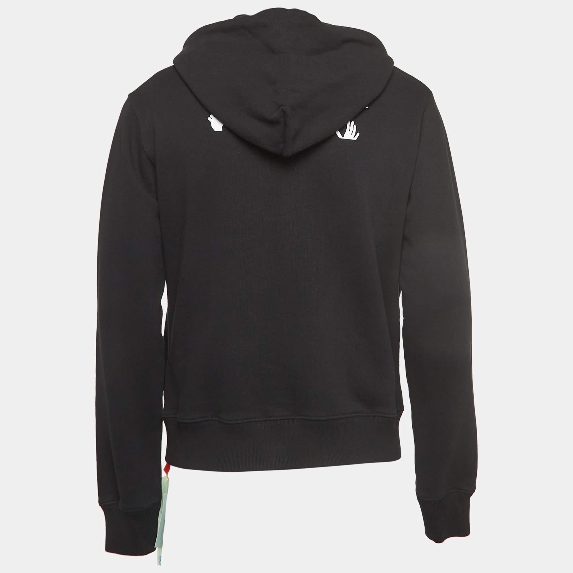 This Off-White hoodie is all about sporting a classy and comfy style. It is tailored from soft fabric, which is highlighted with signature accents.

