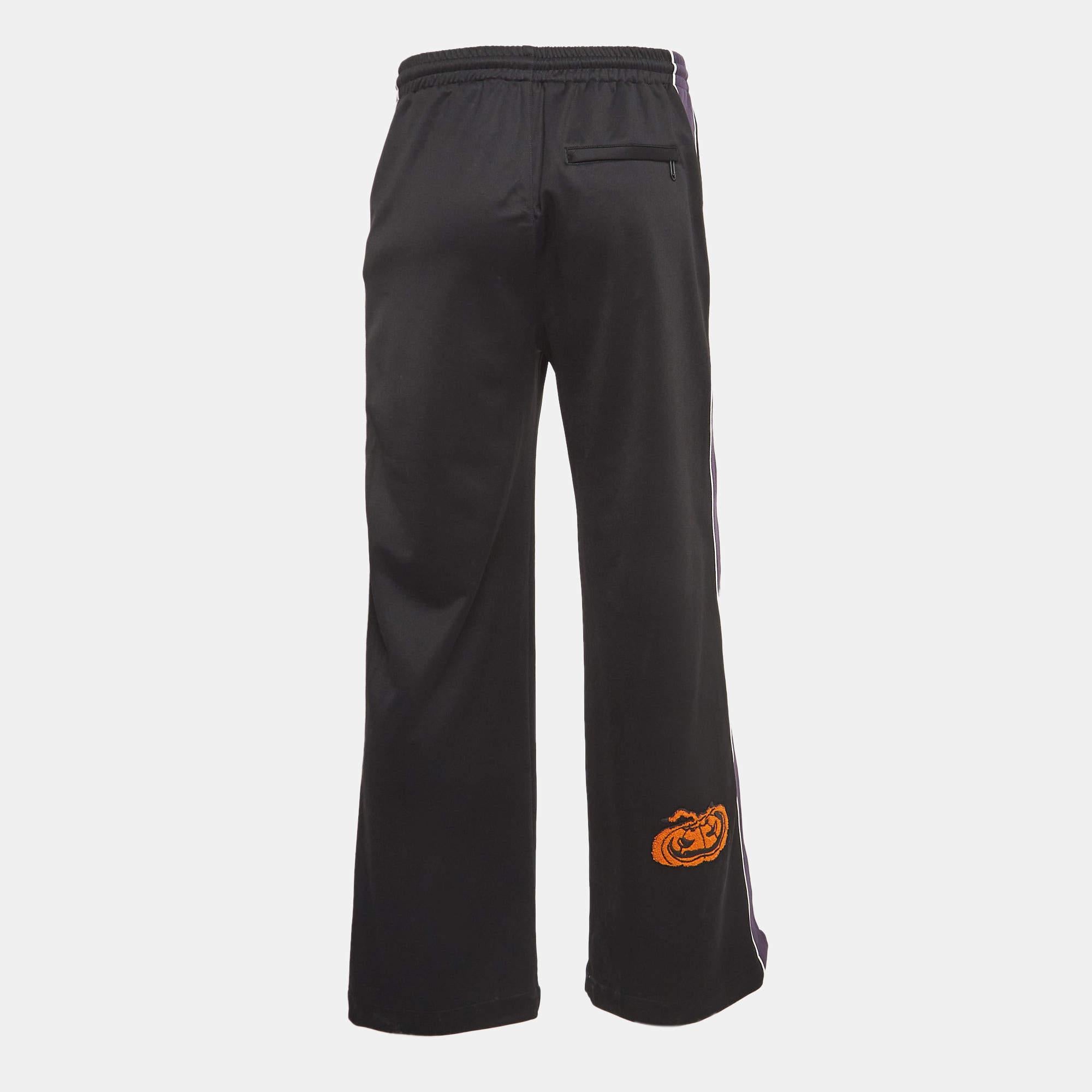 Track pants like these are the best addition to your wardrobe. They are made from great fabrics and showcase a superb fit.

Includes: Price Tag