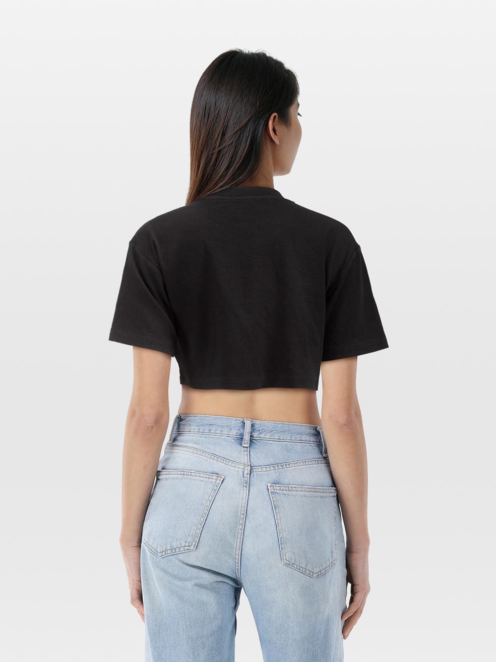 CONDITION is Very Good. Hardly any visible wear to top is evident on this used Off-White designer resale item.
 

 Details
 

 

 Black
 

 Cotton
 

 Top
 

 Short sleeves
 

 Ribbed
 

 Logo print
 

 Round neck
 

 Cropped
 

 

 

 Made in Italy