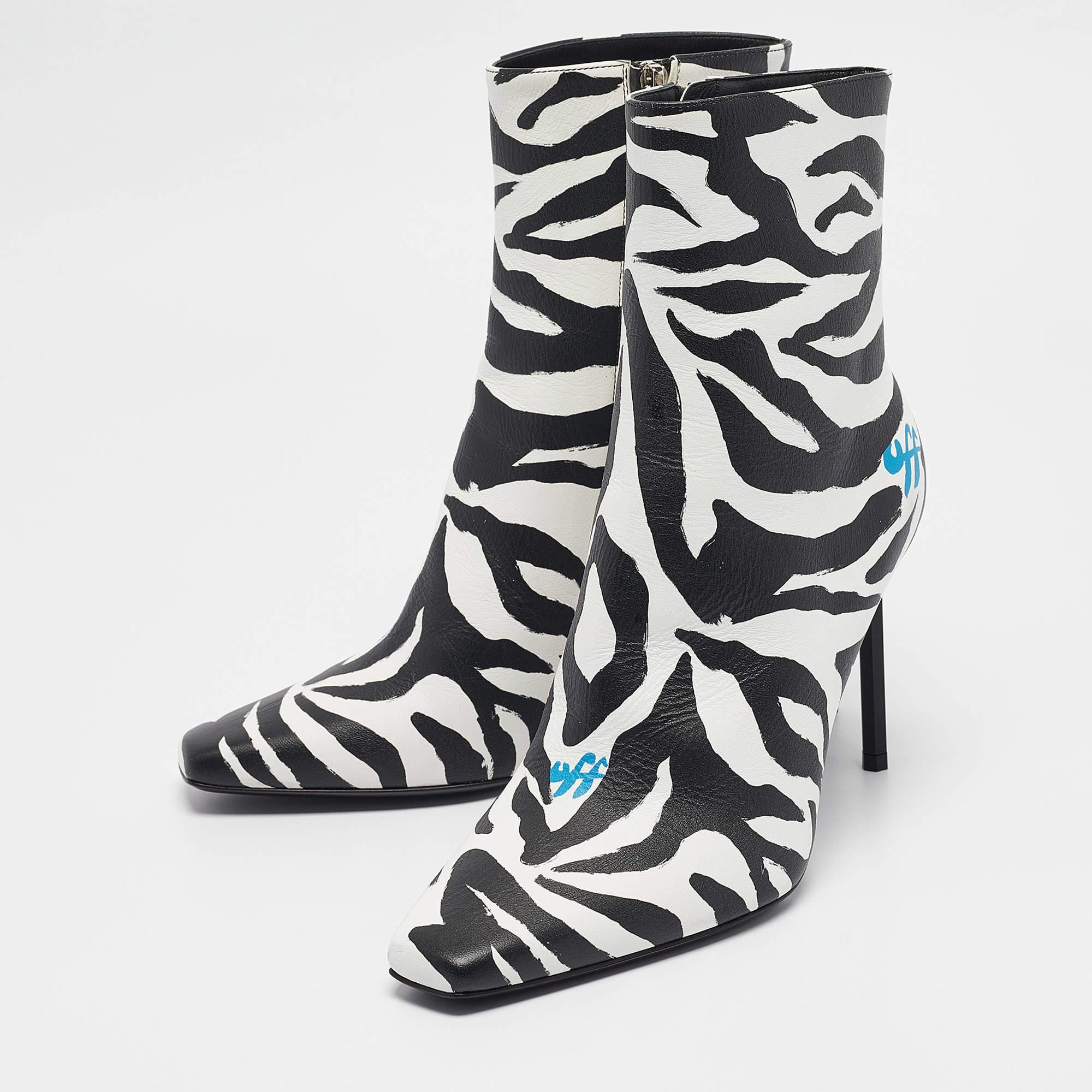 Genießen Sie die modischsten Tage mit diesen stylischen Booties. Modernes Design und Handwerkskunst sorgen dafür, dass Sie bequem und schick sind.