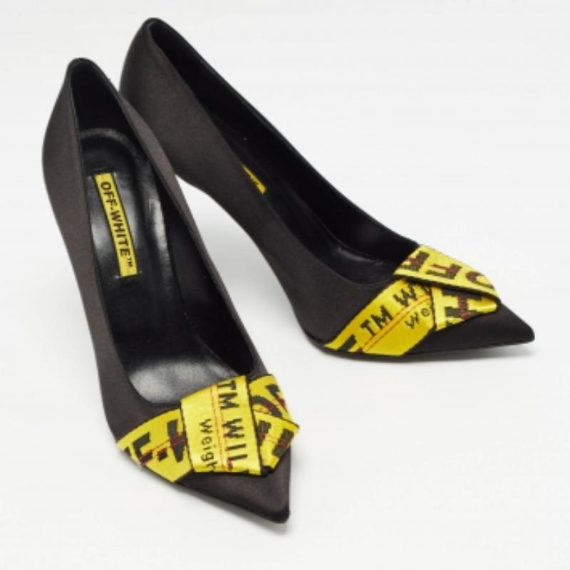 Off-White Bombas de satén negro/amarillo y lona con logotipo Talla 39 en venta 3