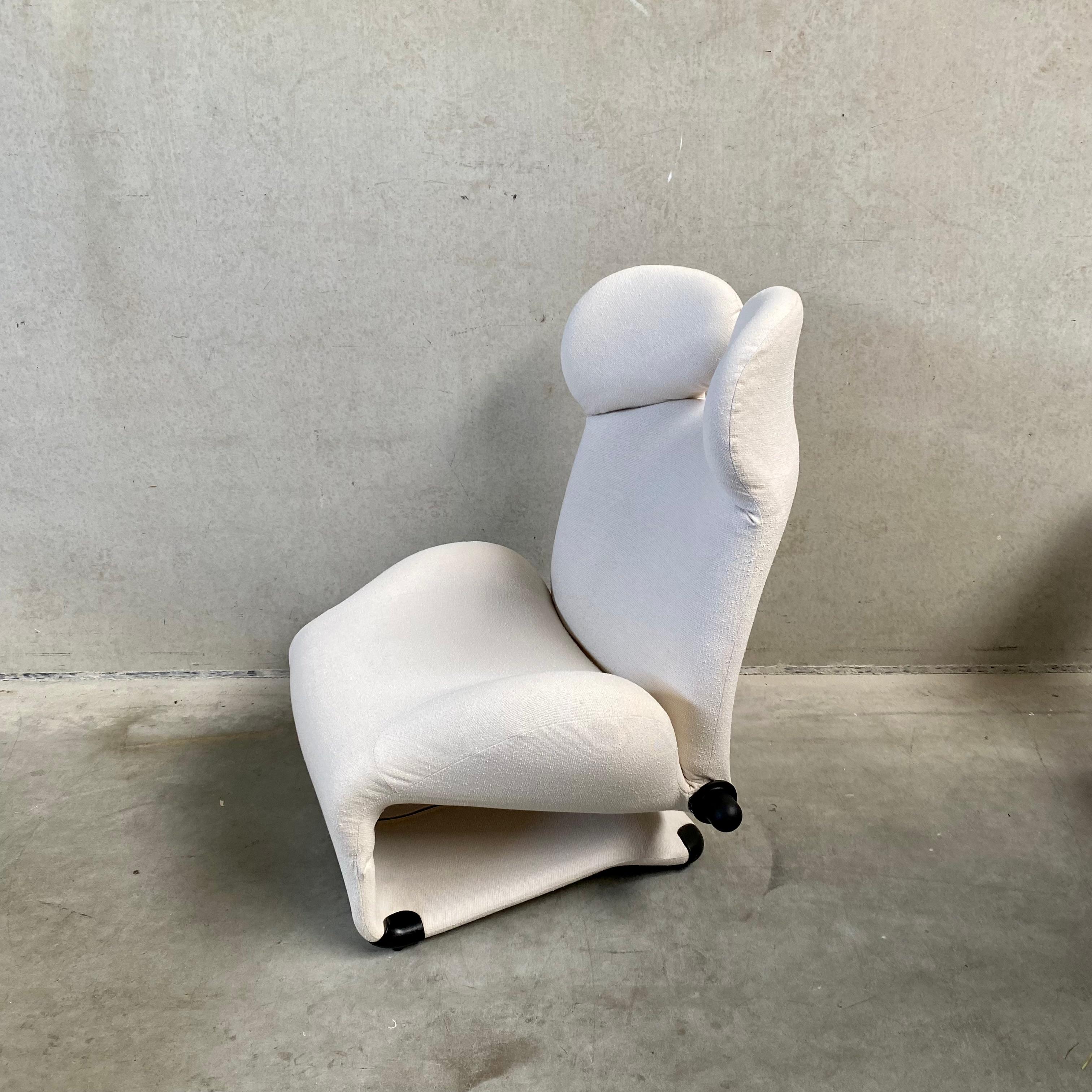Off White Bouclé Wink Lounge Chair by Toshiyuki Kita for Cassina, Italy, 1980s For Sale 9