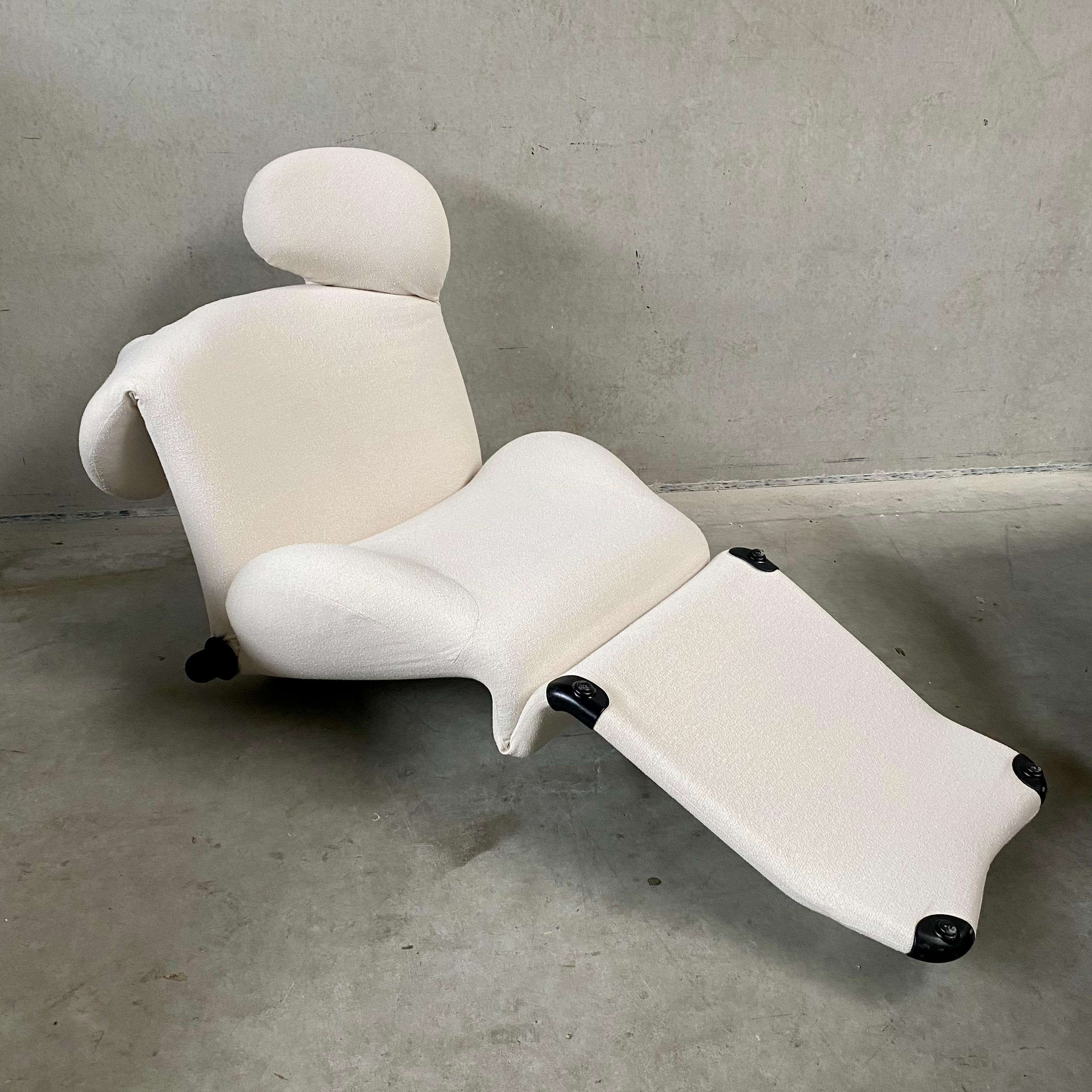 Off White Bouclé Wink Lounge Chair by Toshiyuki Kita for Cassina, Italy, 1980s For Sale 2