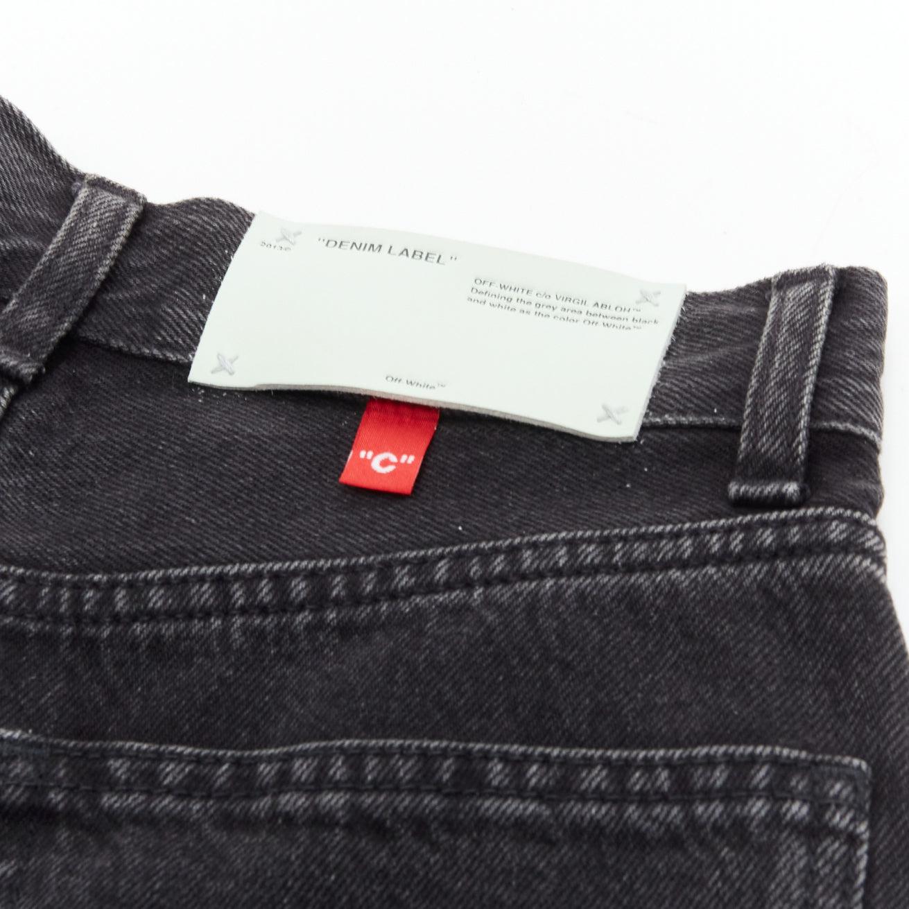 OFF WHITE C/O VIRGIL ABLOH jean culotte large à ourlet effiloché en jean noir avec logo et épingle en vente 2