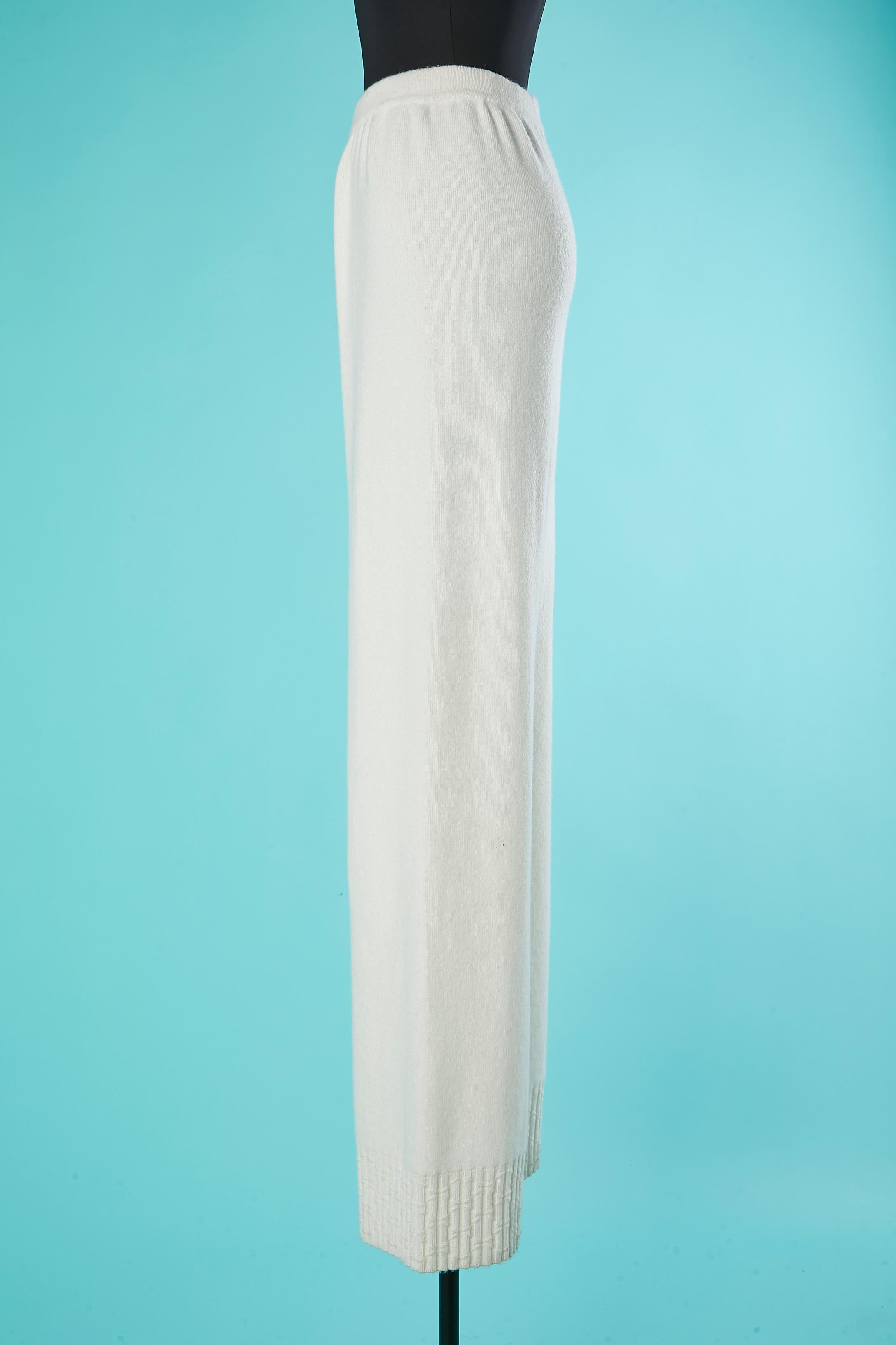 Pantalon de jogging en cachemire blanc cassé Chanel Excellent état - En vente à Saint-Ouen-Sur-Seine, FR