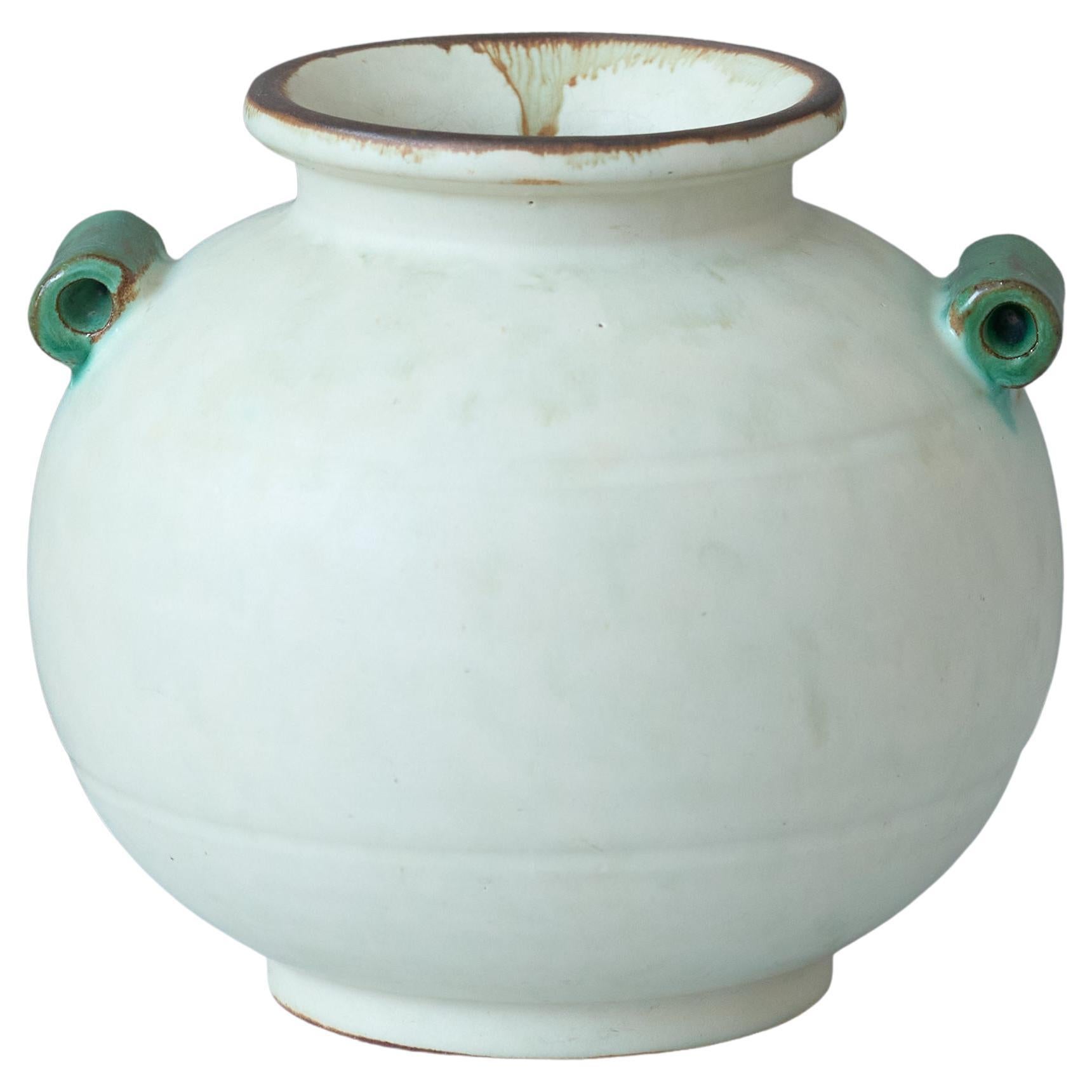 Vase Art Déco en céramique blanc cassé par Harald Östergren, Upsala Ekeby, Suède années 1930