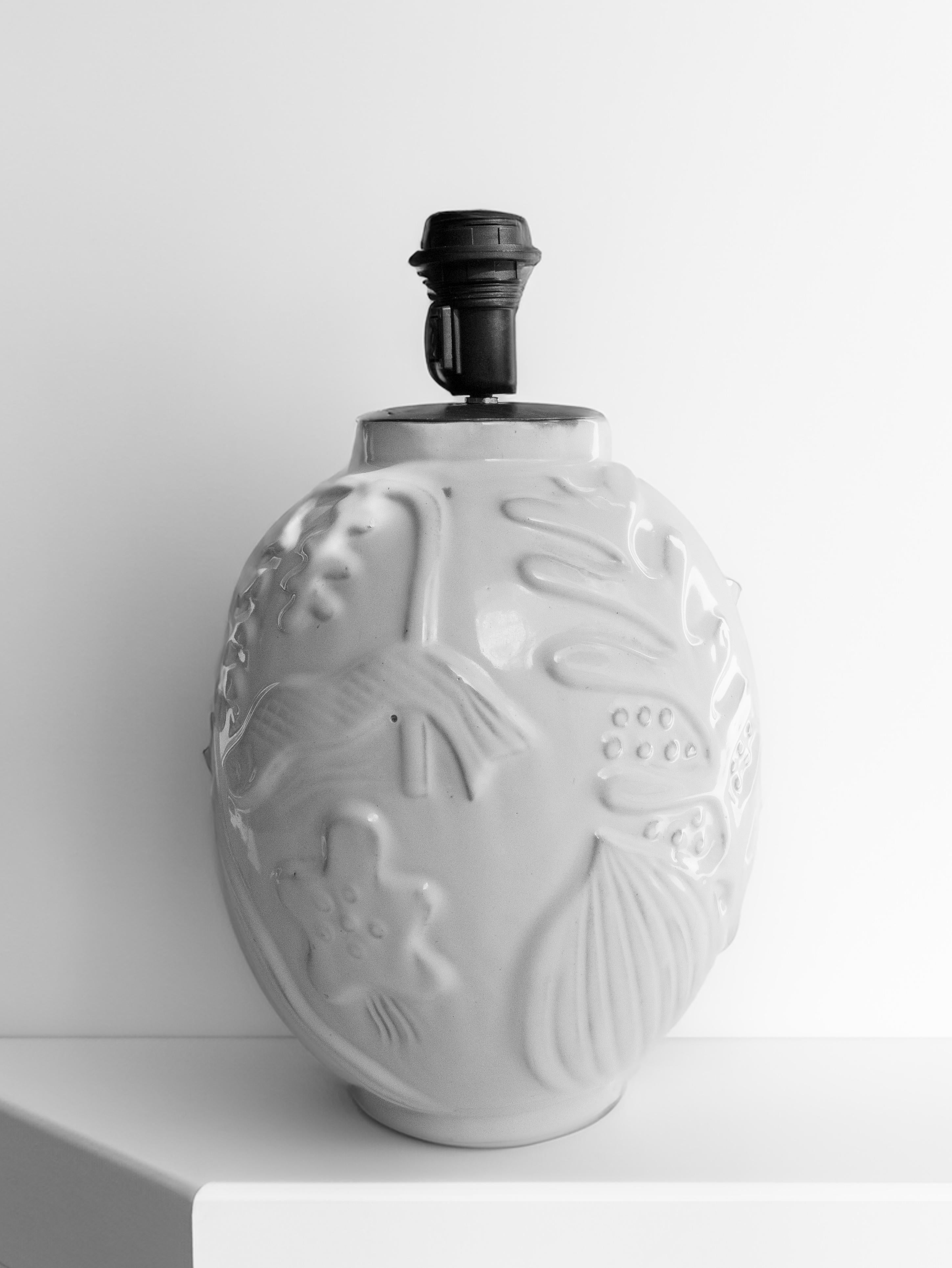 Fatto a mano Lampada da tavolo Upsala Ekeby in ceramica bianca di Anna-Lisa Thomson, 