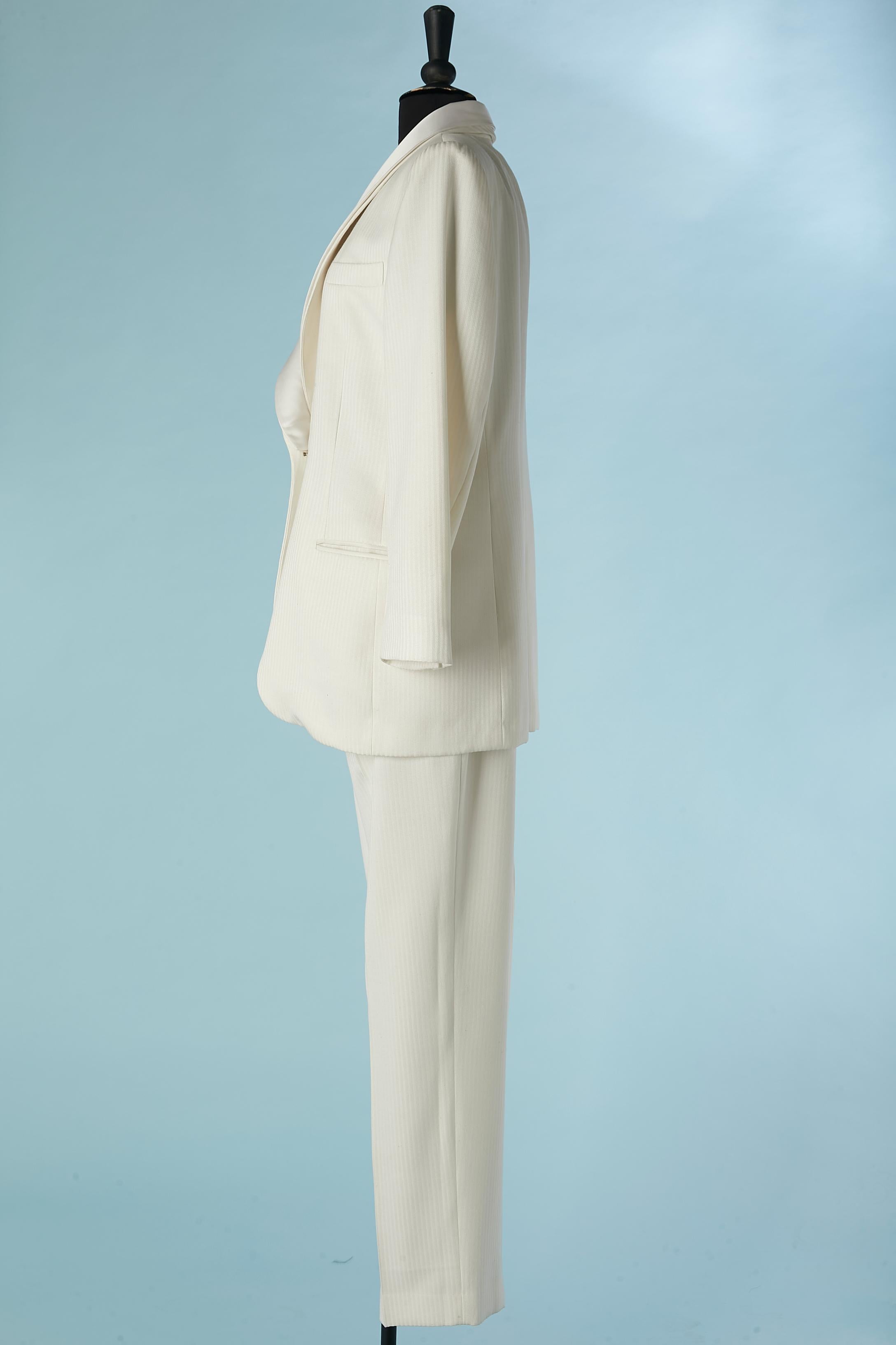 Costume de smoking à chevrons blanc cassé avec col en satin Christian Dior des années 1980  en vente 2