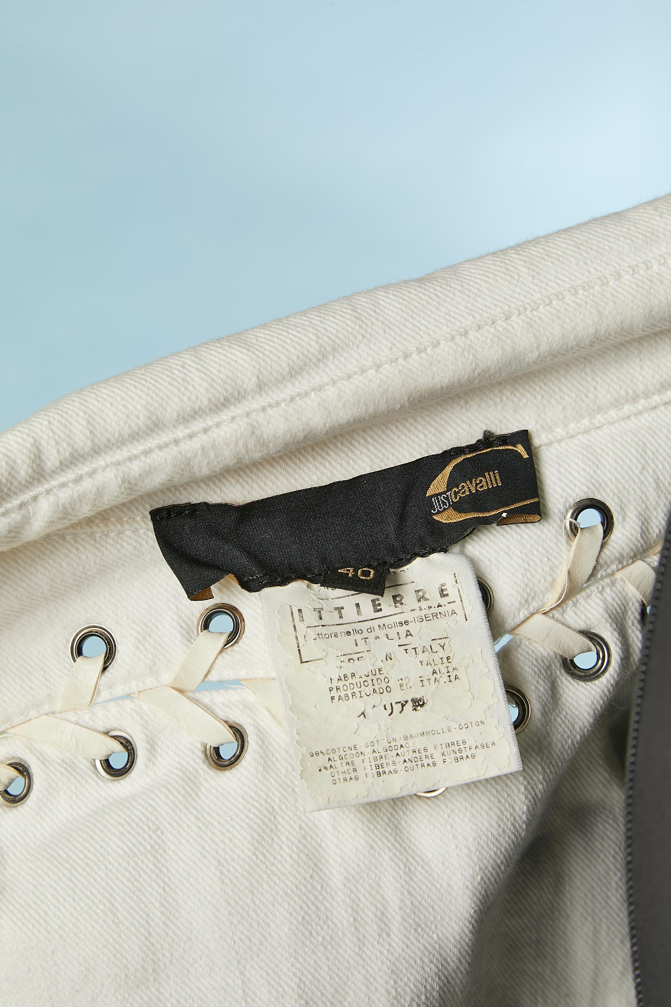 Giacca in cotone bianco sporco con bottoni, occhielli e lacci con marchio Just Cavalli in vendita 3