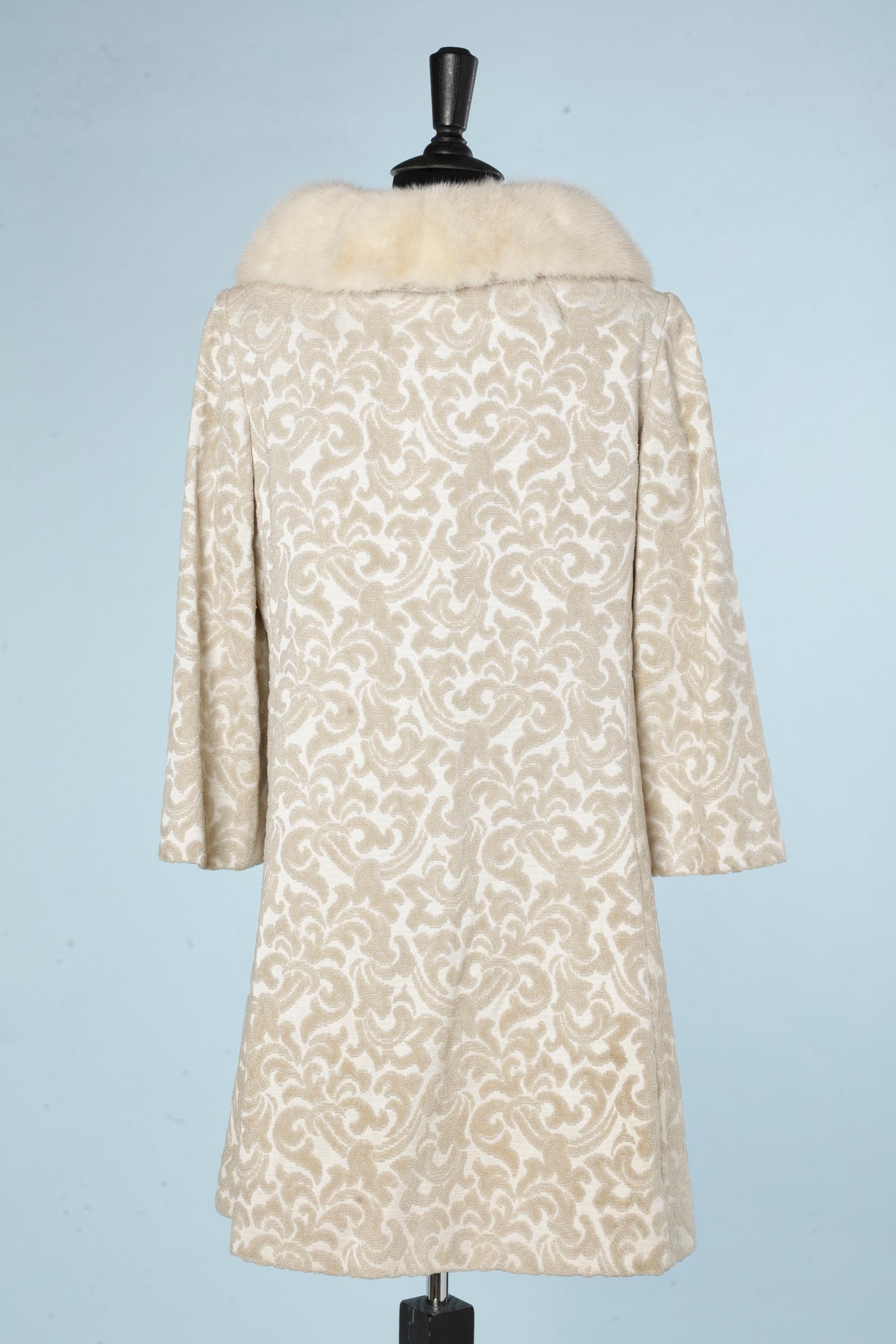 Beige Cappotto in velluto damascato bianco sporco e visone Lilli Ann