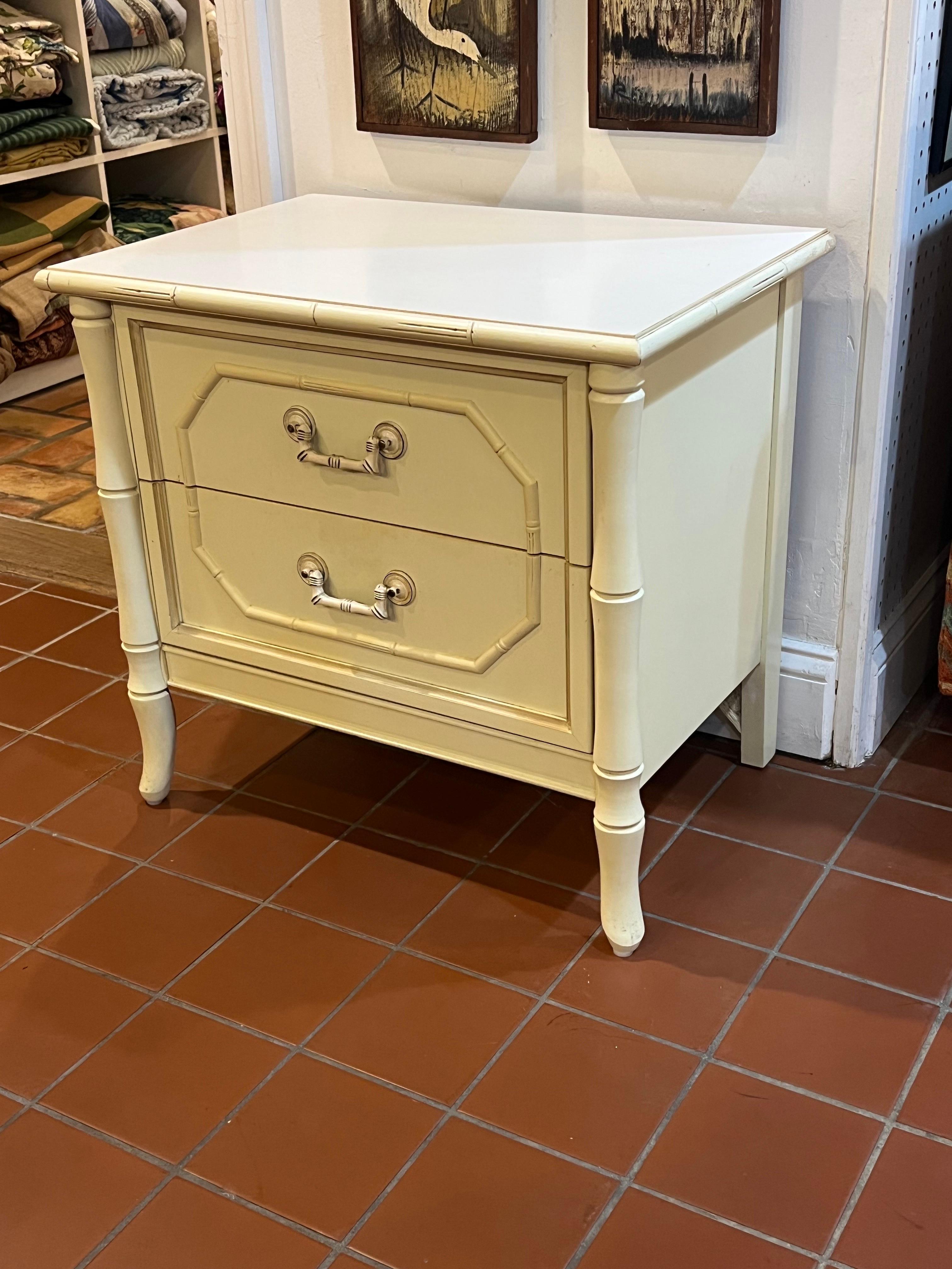 Broyhill Buttercream Faux Bamboo Nightstand In Good Condition In Redding, CT