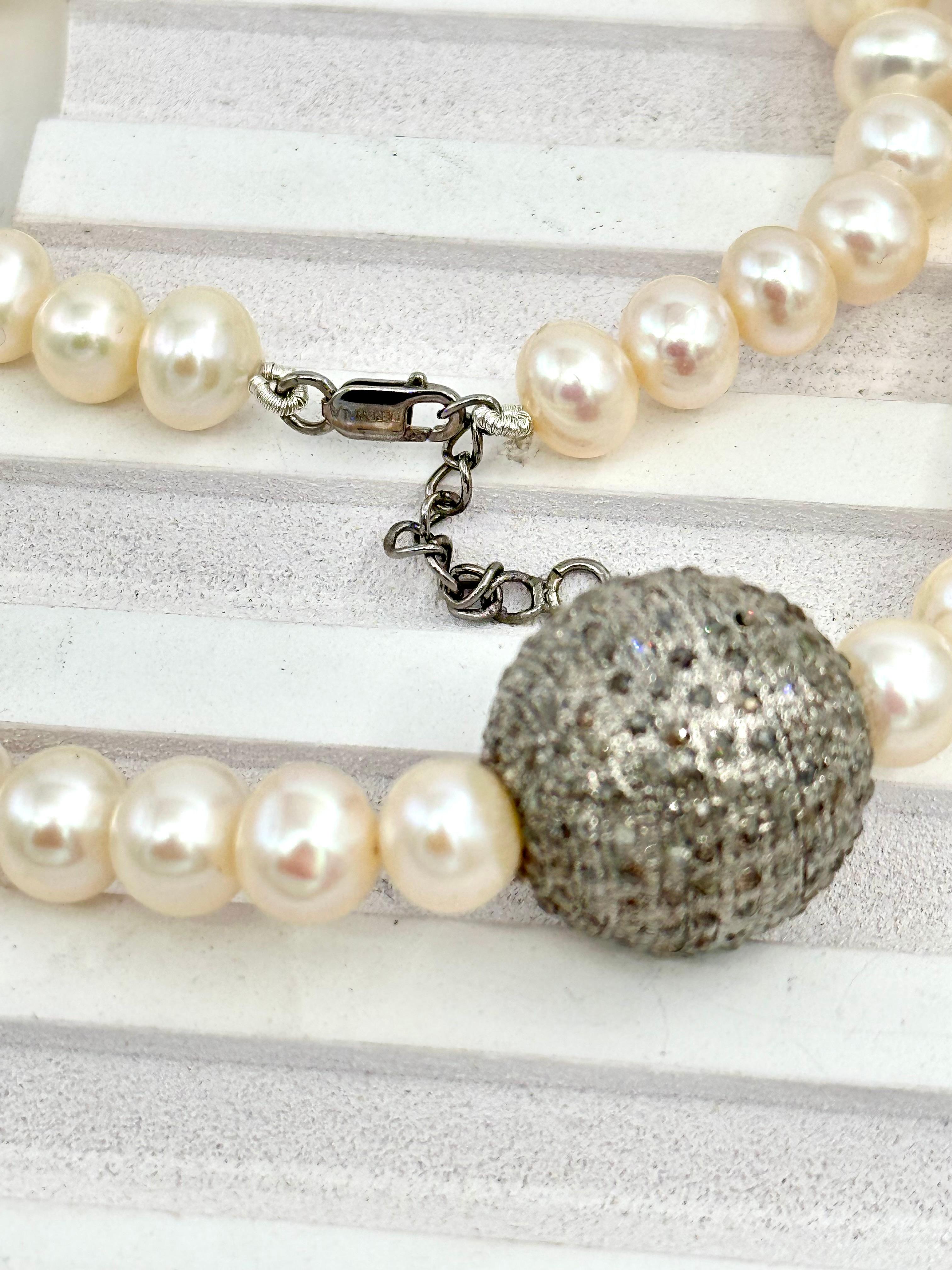 Women's or Men's White button Pearl vintage rose cut diamond bead sterling silver necklace For Sale