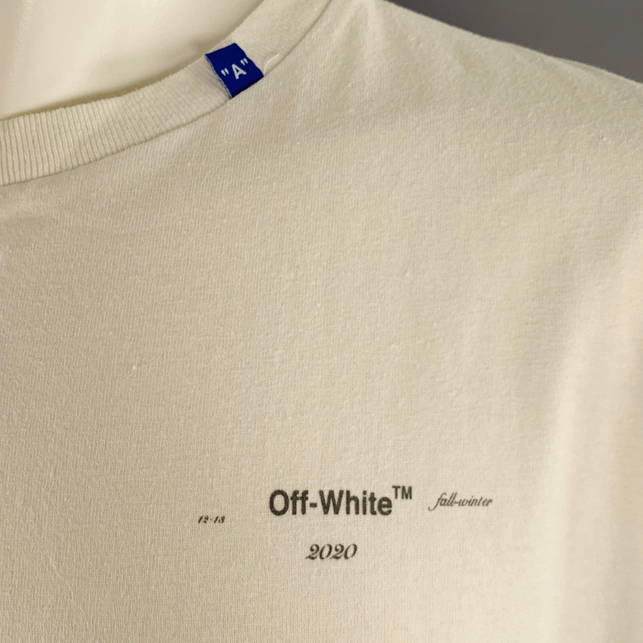 OFF-WHITE FW20 t-shirt
in a white cotton jersey featuring a logo print on front and back, short sleeves, oversized fit, and crew neck.
Made in Portugal.Good Pre-Owned Condition. Minor marks and minor pilling, as is. 

Marked:   XS 

Measurements: 
