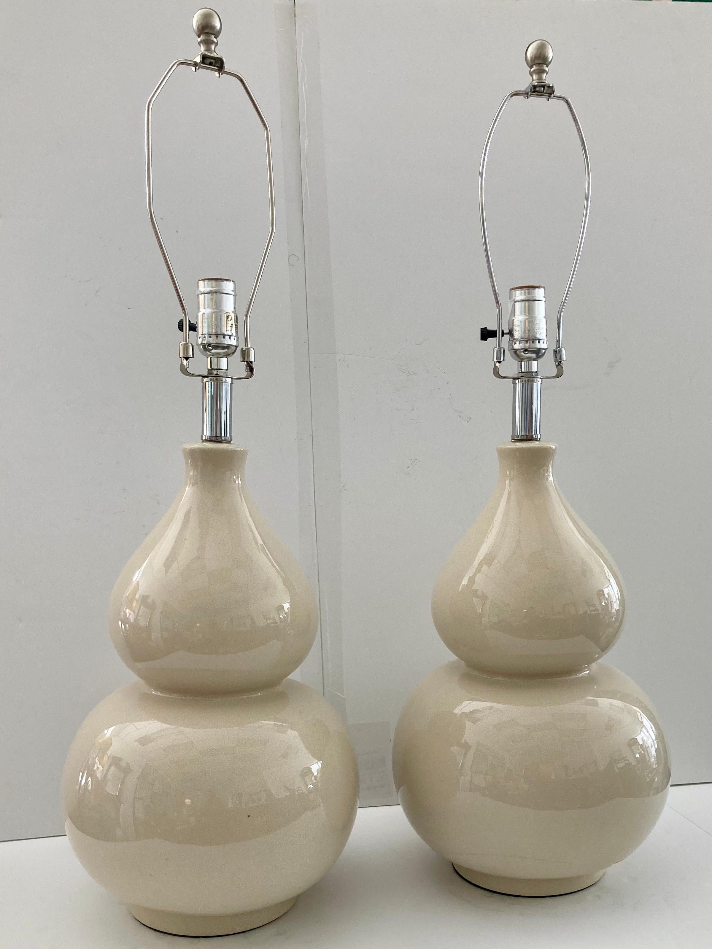 Autre Paire de lampes gourdes en céramique émaillée Whiting en vente