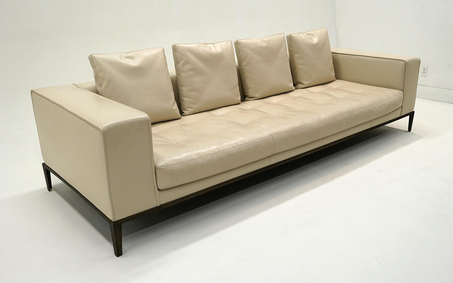 Moderne Canapé en cuir blanc cassé 