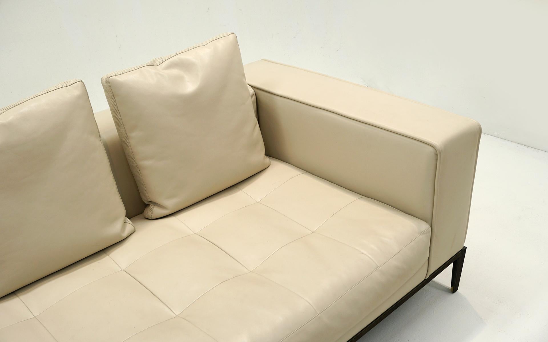 italien Canapé en cuir blanc cassé 