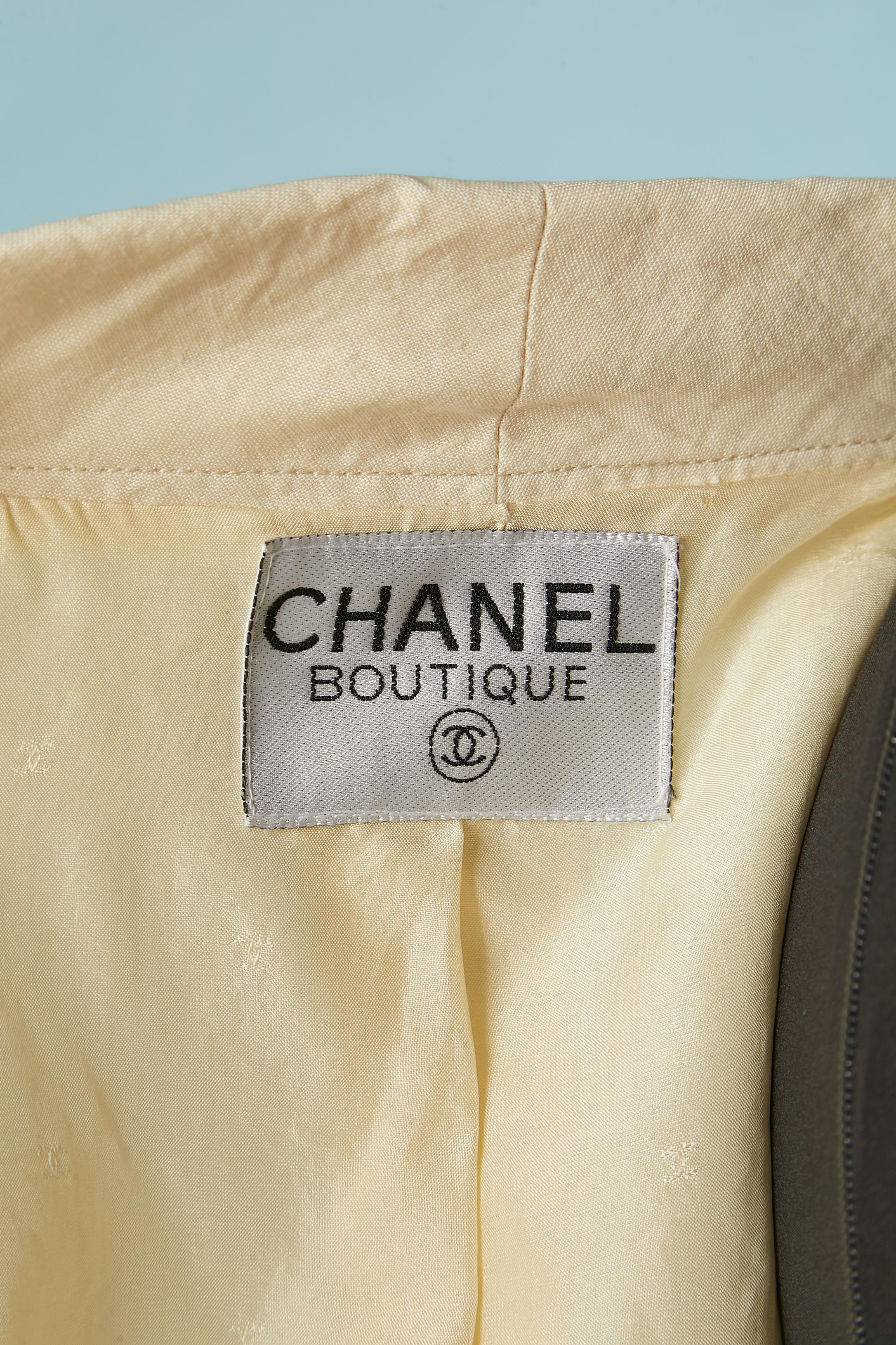 Off-white linen and silk chiffon skirt-suit  Chanel Boutique  For Sale 3