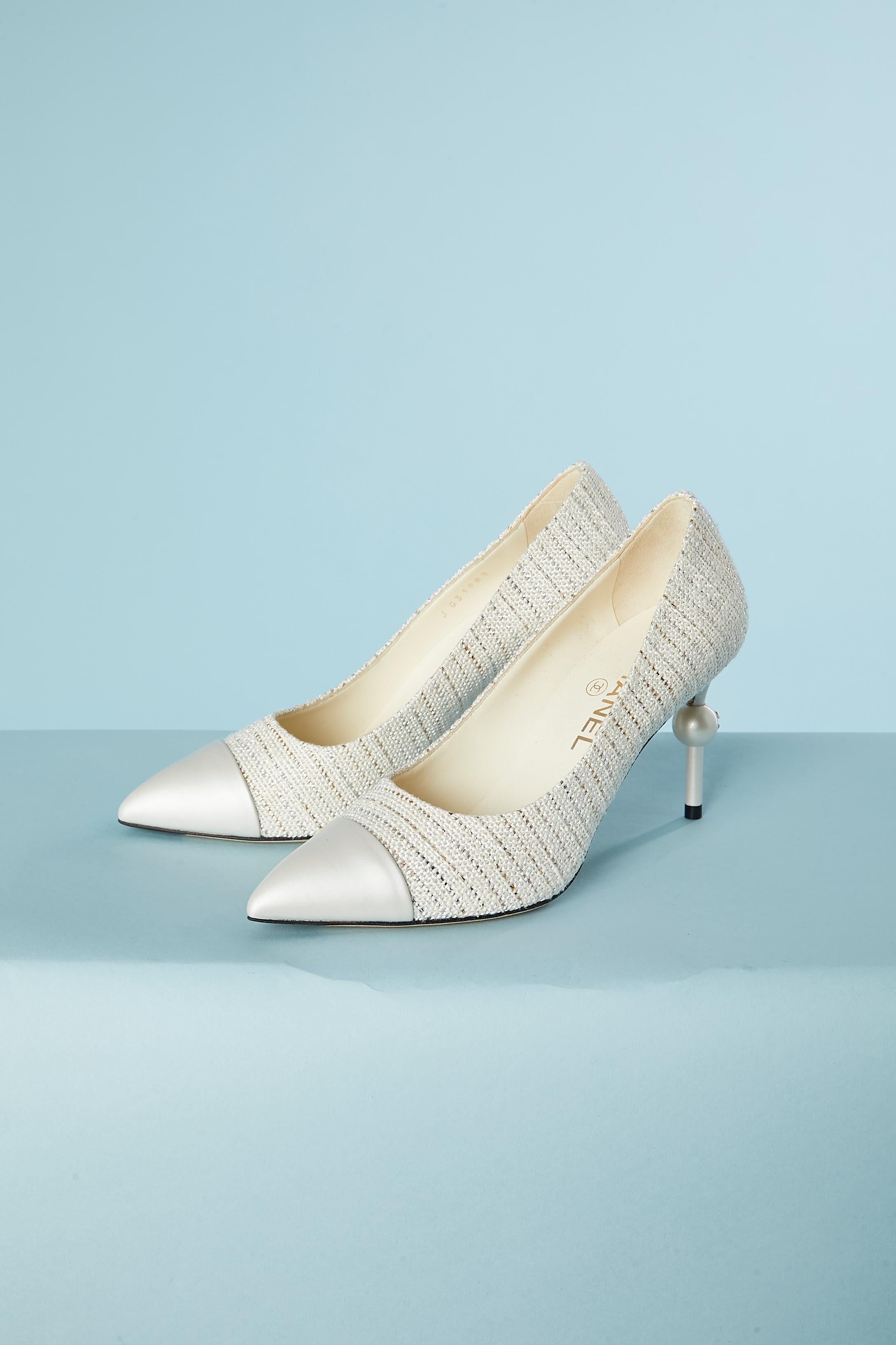 Off-white lurex tweed and leather pump with branded 