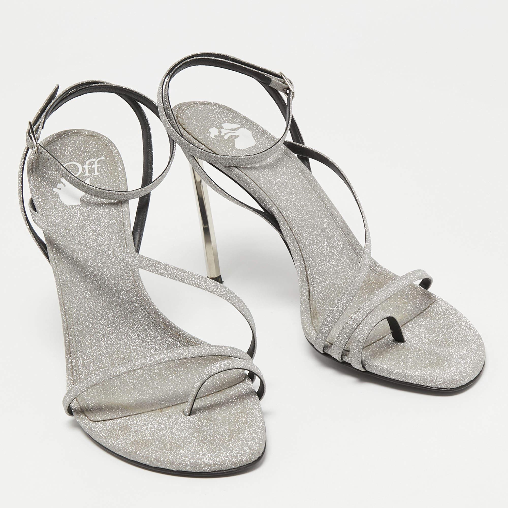 Sandalias con tira al tobillo Allen de purpurina gris metalizada Off-White talla 40 en Bueno Estado en Dubai, Al Qouz 2