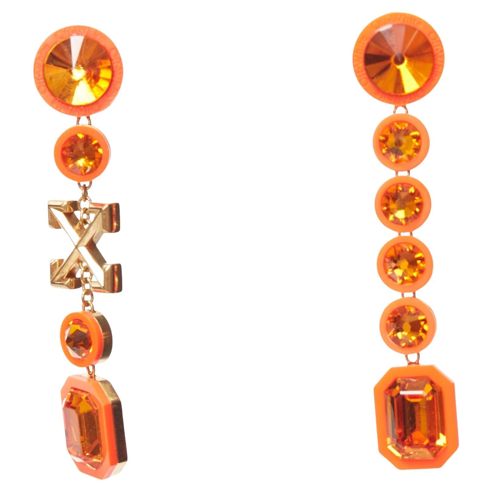 Orecchini a perno con logo Jewell in oro, arancione neon, con strass, OFF WHITE in vendita