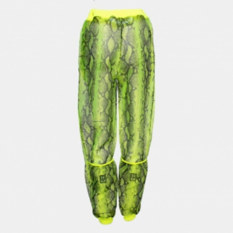 Sal a correr con estos joggers superelegantes, holgazanea o sal a hacer recados, esta creación te hará sentir cómoda todo el día. Se ha confeccionado con materiales de alta calidad y combinará bien con zapatillas, camisetas o sudaderas para un look