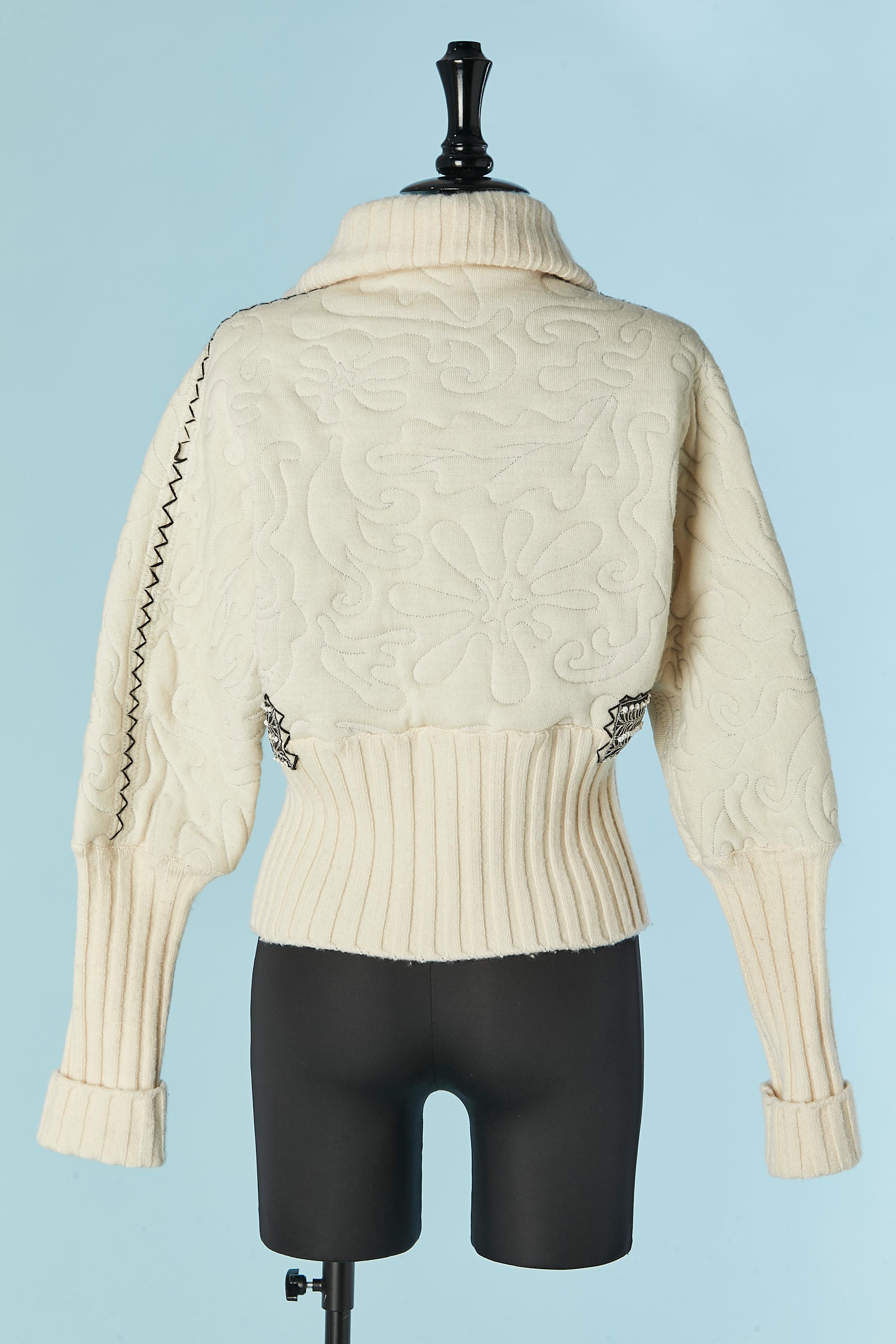 Giacca in maglia imbottita bianco sporco con ricami in lurex e paillettes Roberto Cavalli in vendita 2