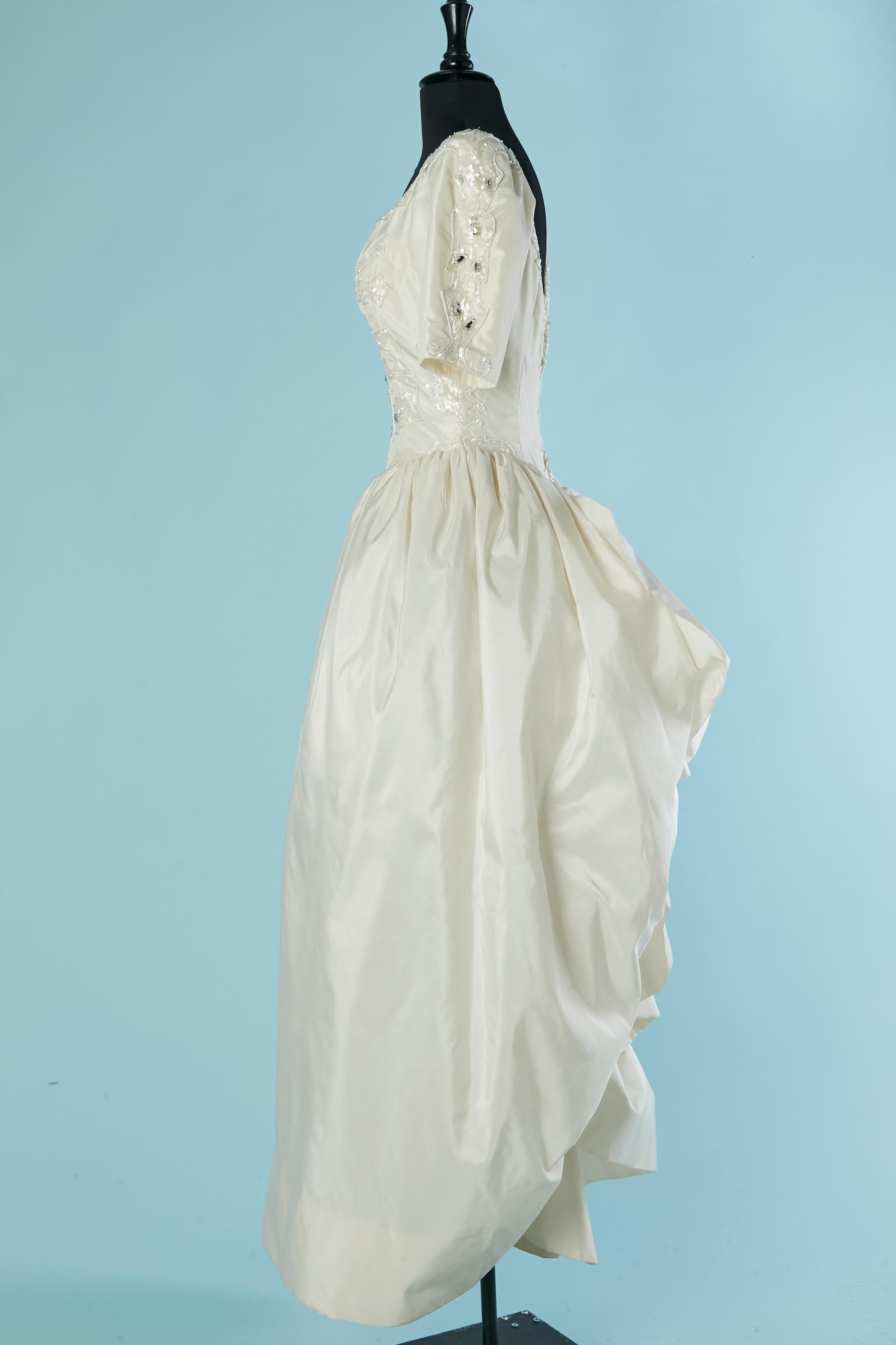 Abito da sposa in seta bianco sporco con perline LORIS AZZARO in vendita 1