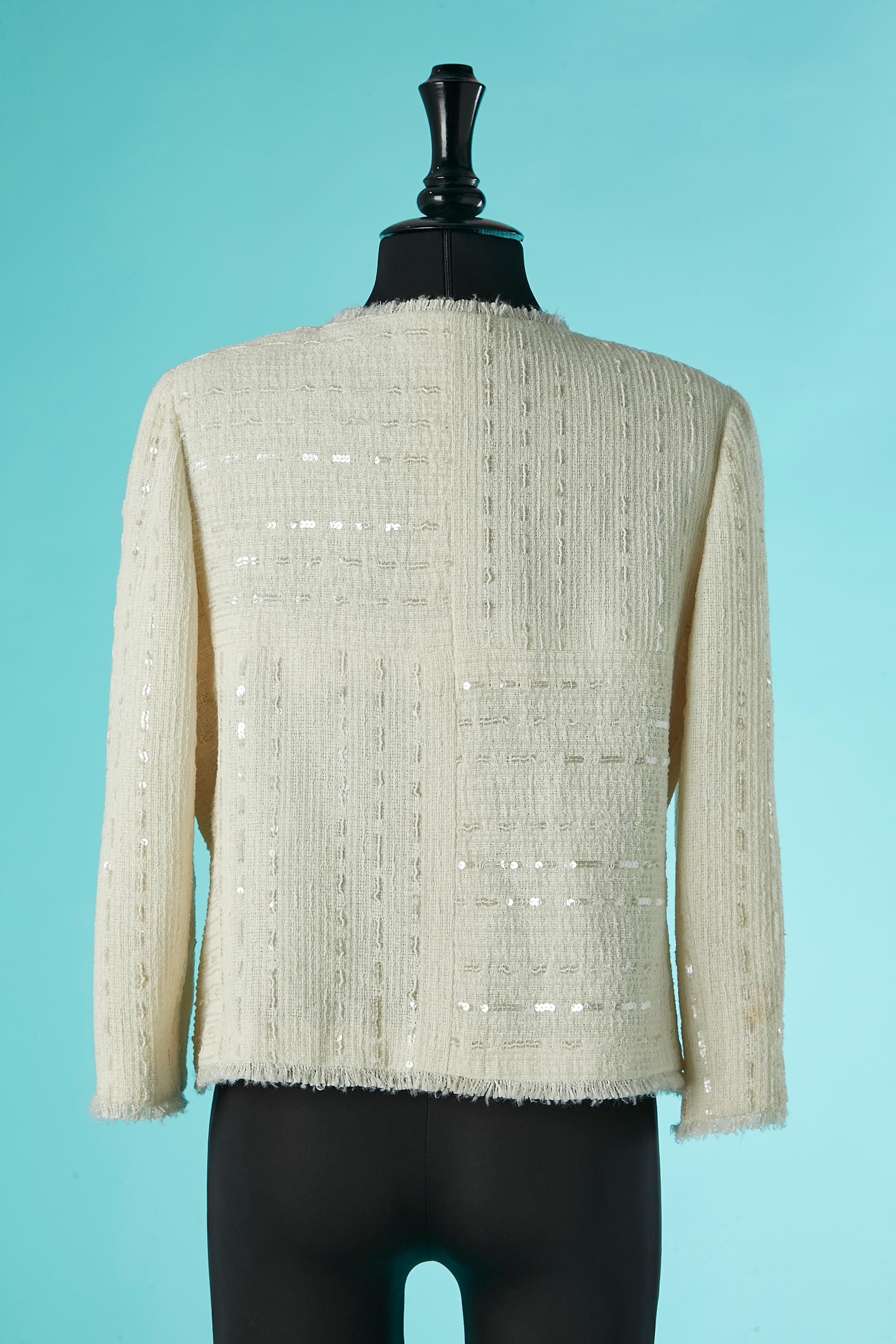 Off-white einereihige einreihige Jacke aus Tweed und Pailletten Chanel  im Angebot 2