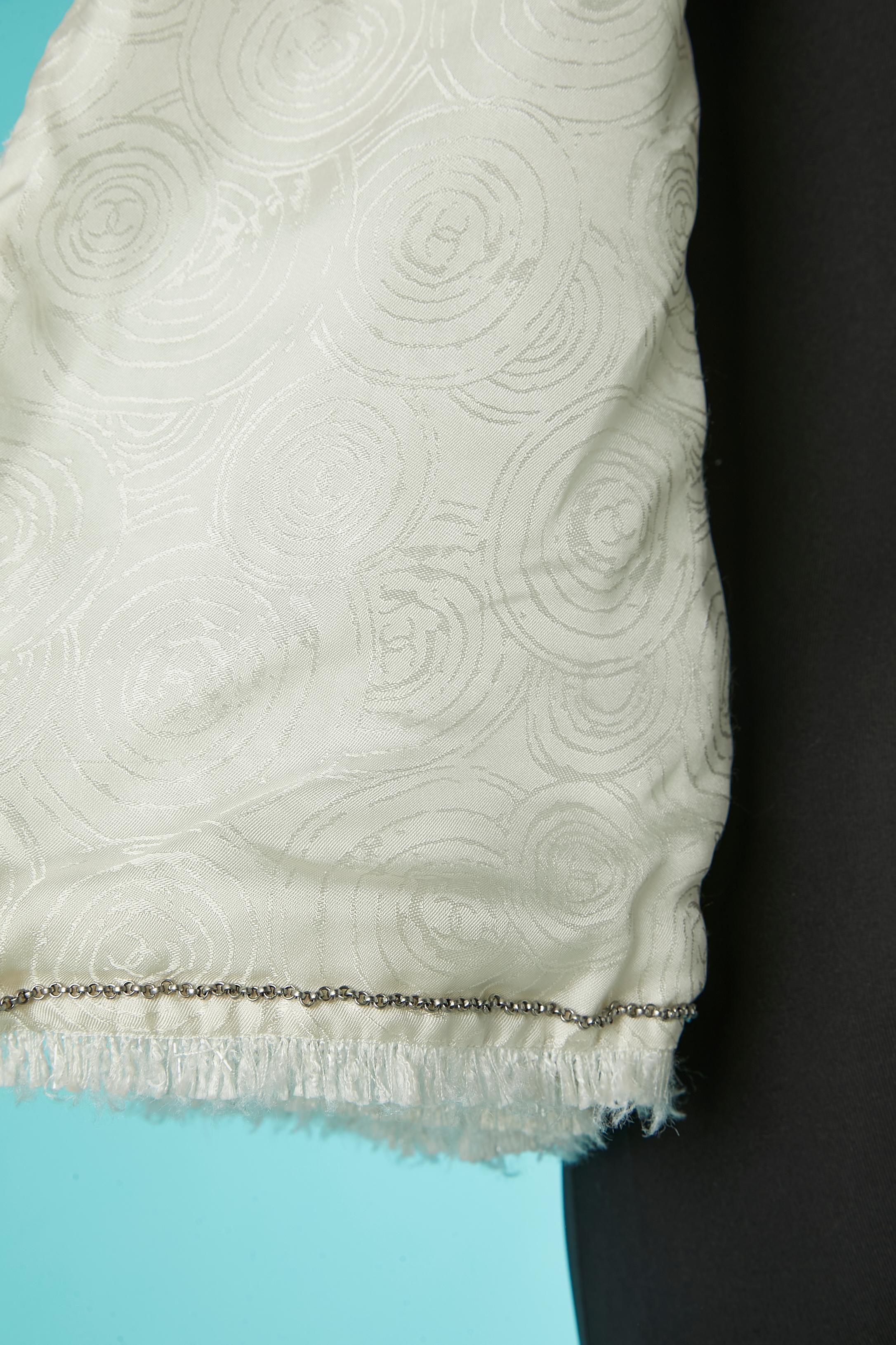 Off-white einereihige einreihige Jacke aus Tweed und Pailletten Chanel  im Angebot 3