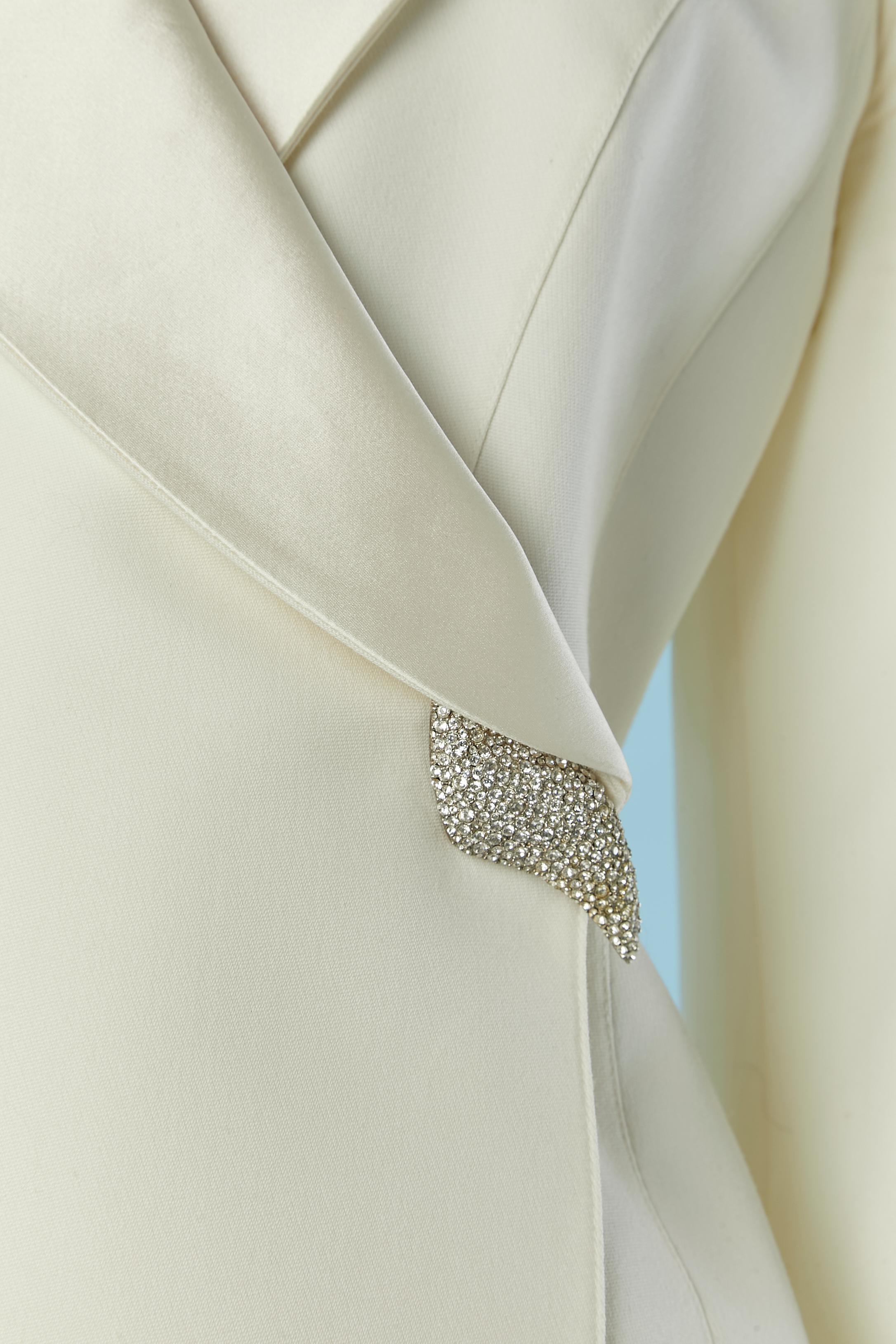 Gris Jupe Off-White - tailleur Tuxedo avec broche en strass Thierry Mugler Circa 1990