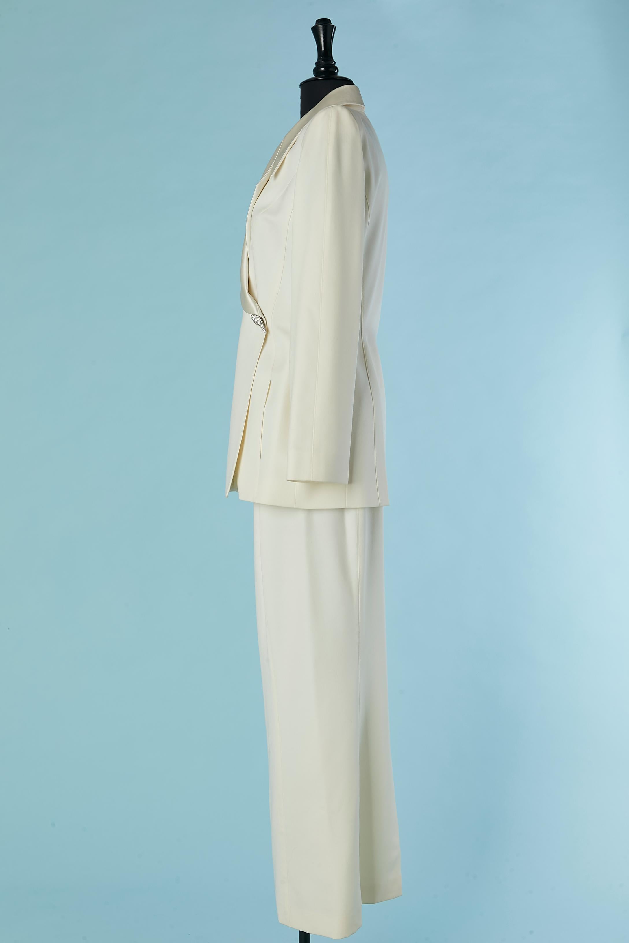 Jupe Off-White - tailleur Tuxedo avec broche en strass Thierry Mugler Circa 1990 Excellent �état à Saint-Ouen-Sur-Seine, FR