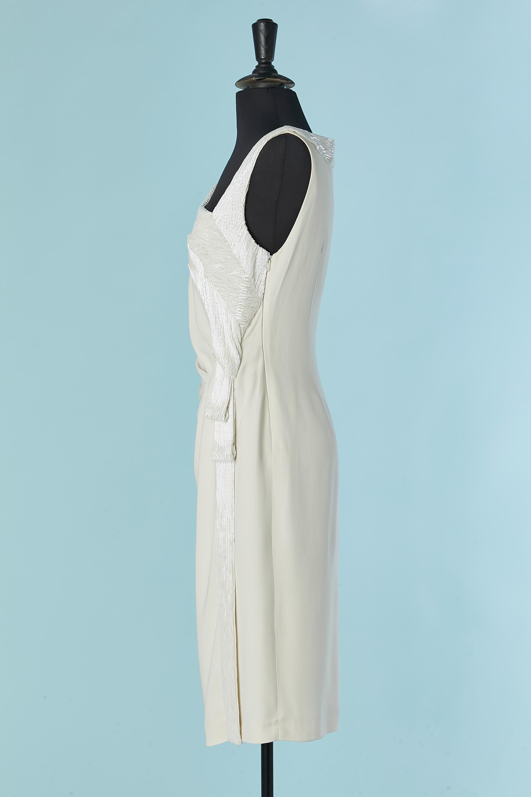 Abito da cocktail senza maniche bianco sporco con drappeggi e perline Alberta Ferretti in vendita 1
