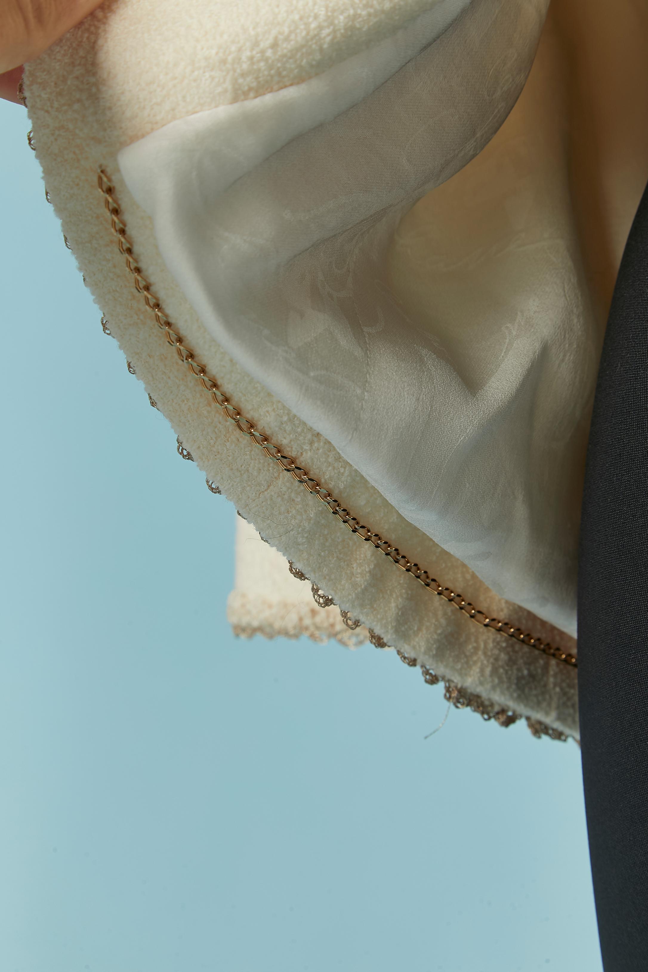 Off-white tweed edge to edge jacket with braids edge CHANEL en venta 1