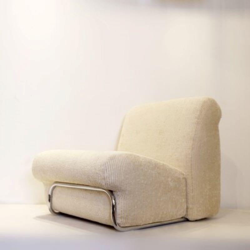 Off-white velvet armchair, 1960s Italy For Sale 3