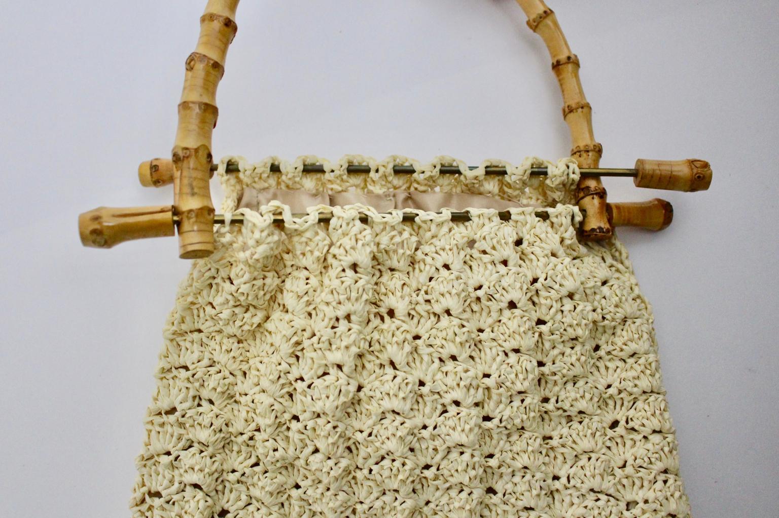 Off White Vintage Crochet  Bamboo Handle Bag 1960s Italy For Sale 6
