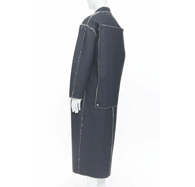 OFF WHITE VIRGIL ABLOH Manteau gris enduite de toile lourde à bords effilochés XS en vente 2