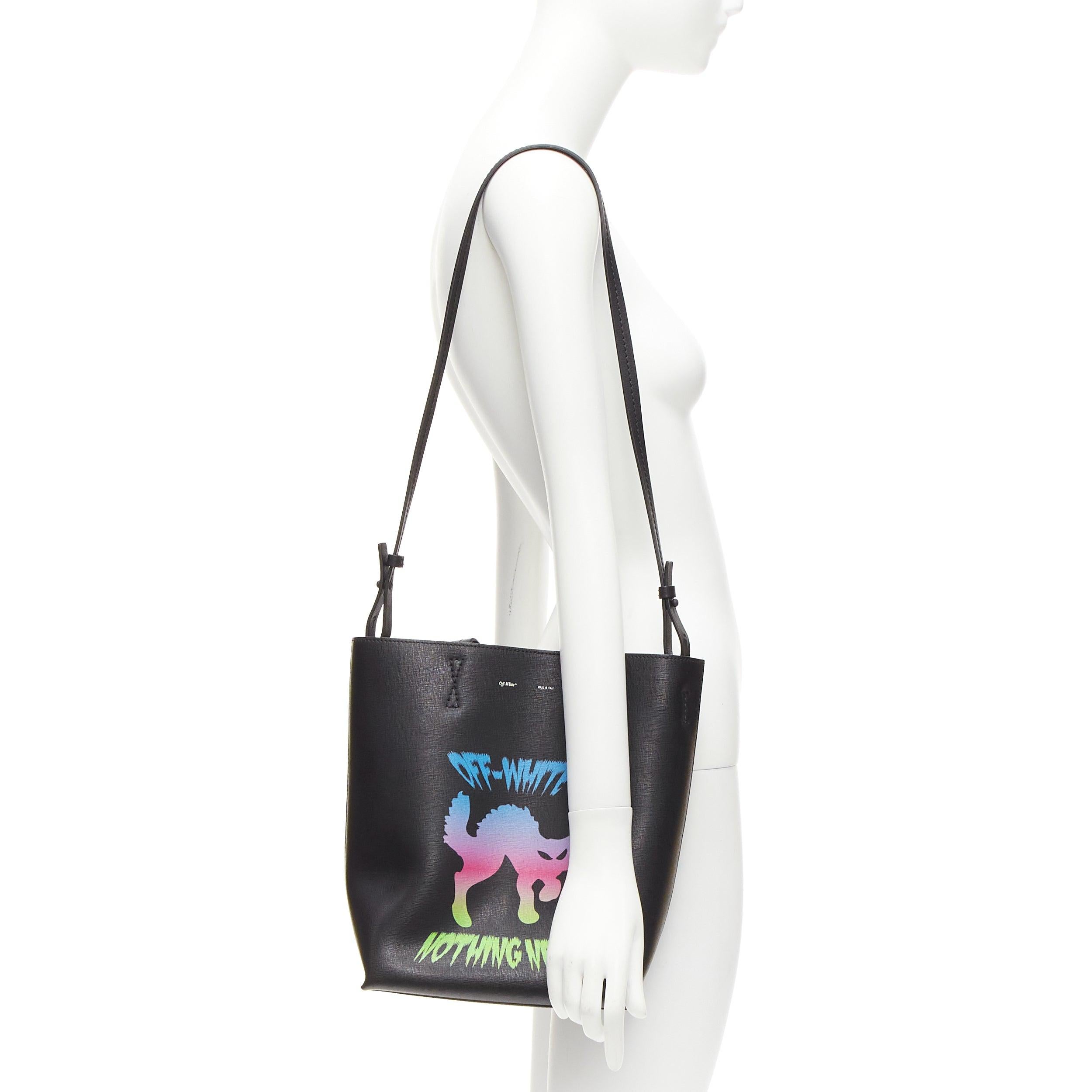OFF WHITE Virgil Abloh Natural Habitat black leather neon cat print crossbody tote bag
Reference: KEDG/A00276
Brand: Off White
Designer: Virgil Abloh
Collection: Natural Habitat - Ginza Japan exclusive
Material: Leather
Color: Black, Purple
Pattern: