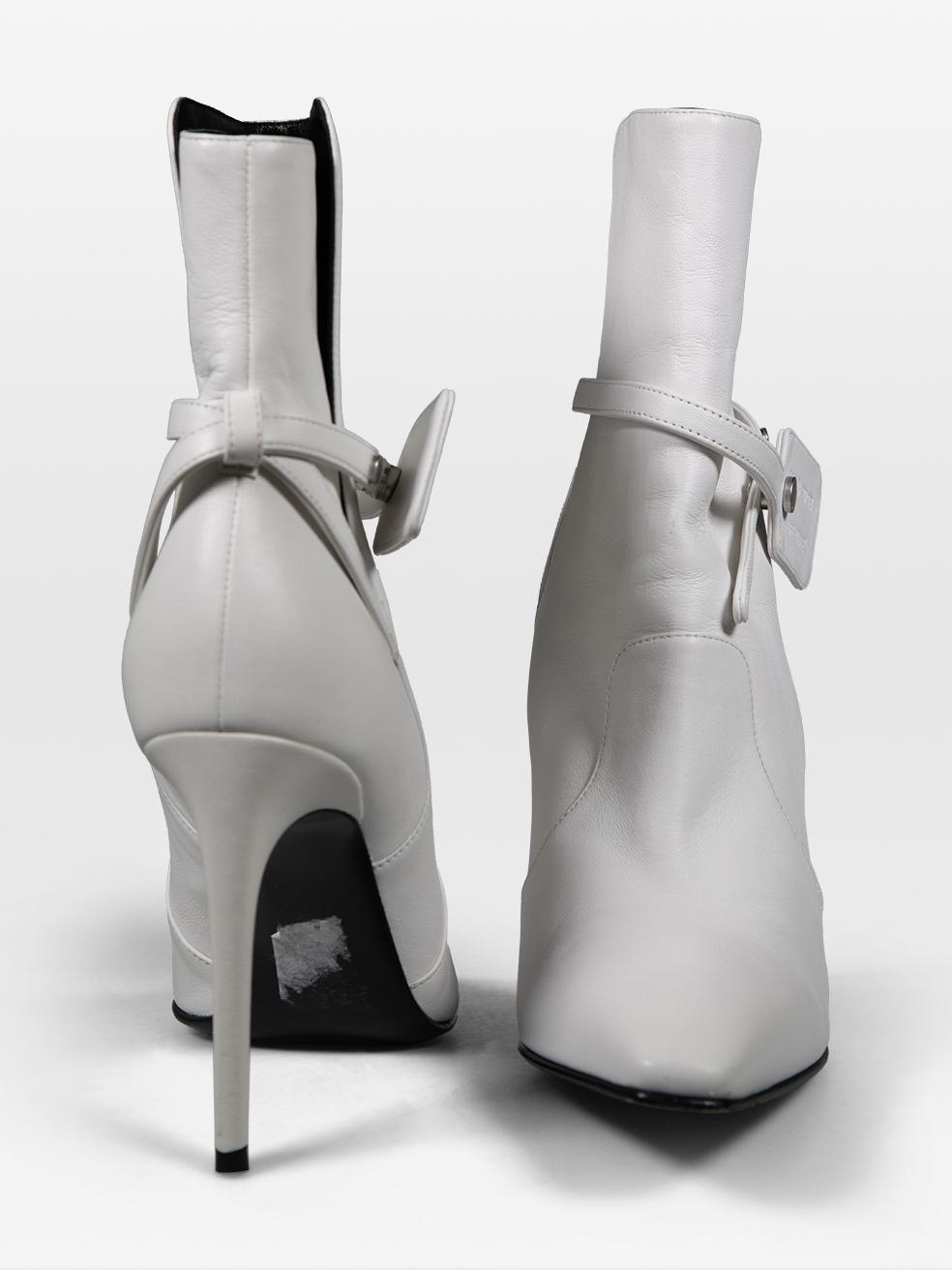 Gray Off-White White Leather Zip Tie Boots Size IT 39 For Sale