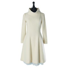 Offenes Kleid aus weißer Wolle und Angora mit Pelzbesatz von Chanel 