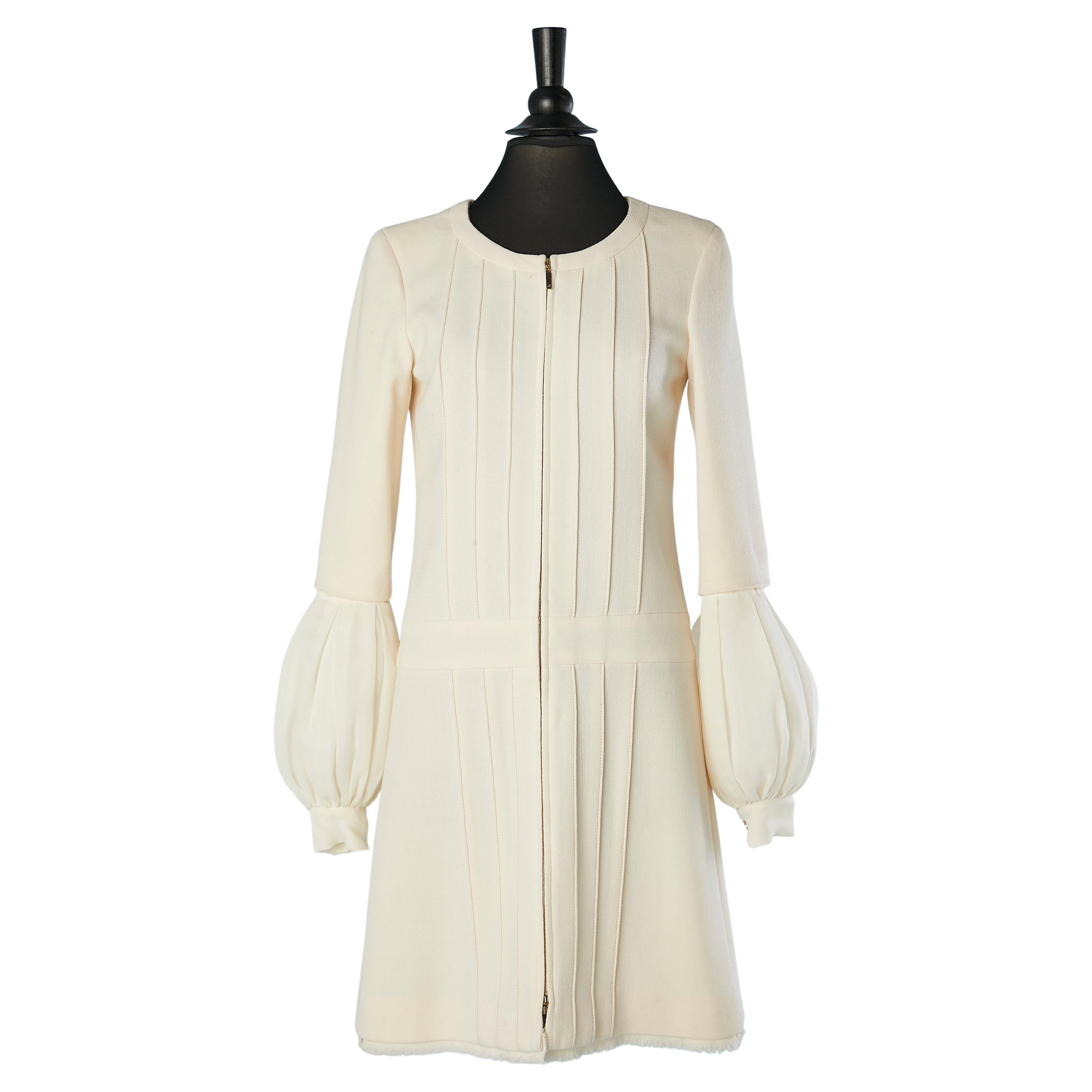 Robe de cocktail en laine écrue avec plis surpiqués et fermeture éclair Chanel  en vente