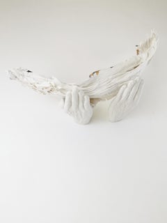 Scultura da parete Offering I di Dora Stanczel