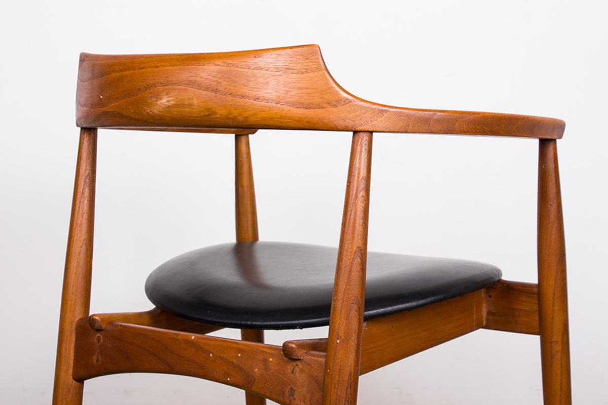 Fauteuil de bureau en orme et teck skai modèle ST 750 Arne Wahl Iversen 1960. en vente 4