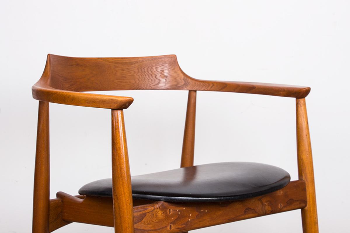 Milieu du XXe siècle Fauteuil de bureau en orme et teck skai modèle ST 750 Arne Wahl Iversen 1960. en vente