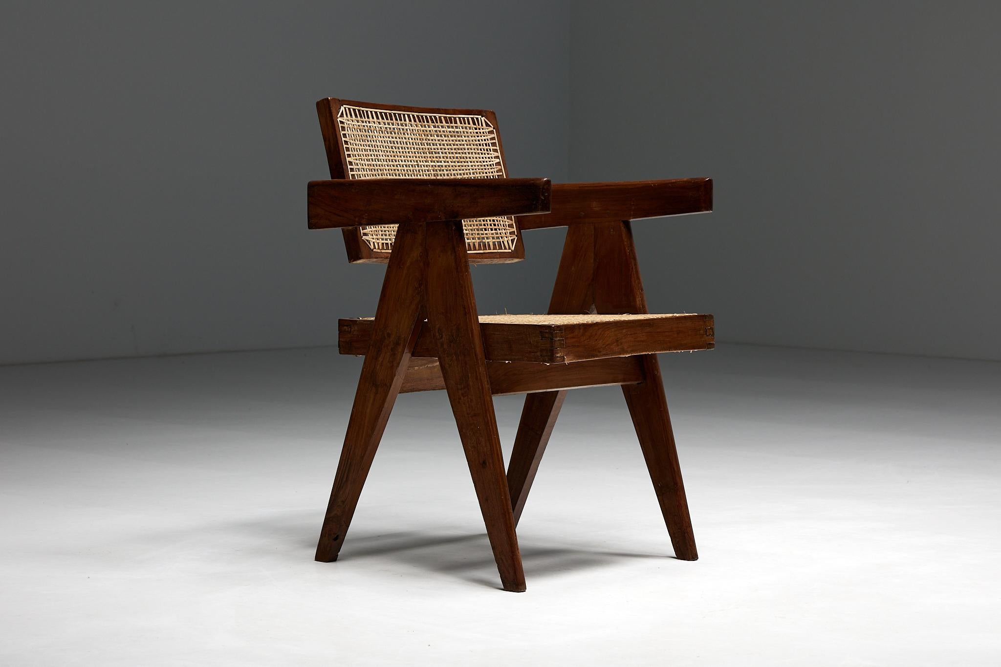 Milieu du XXe siècle Chaises de bureau en rotin de Pierre Jeanneret, Inde, 1955 en vente