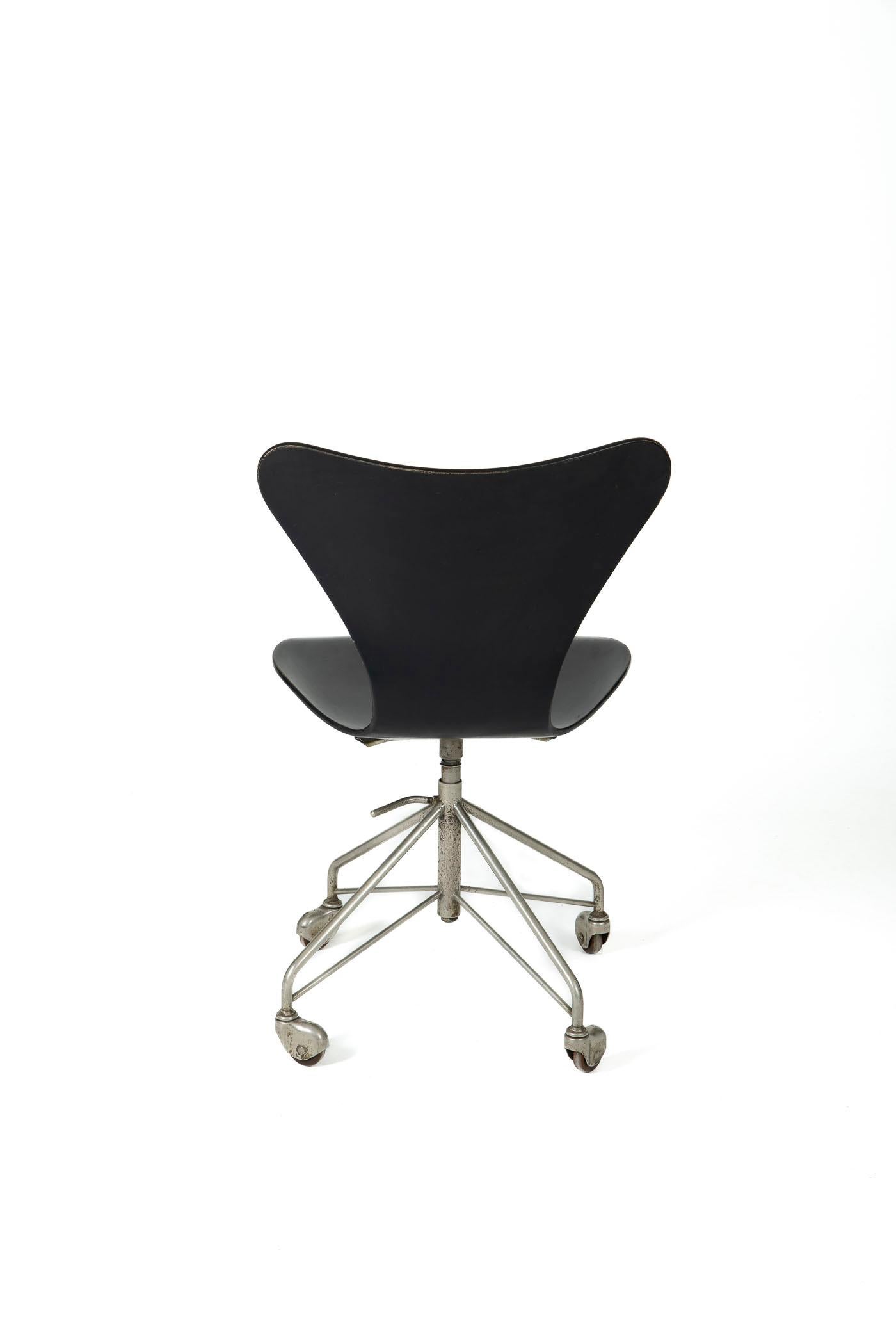 Chaise de bureau 3117 par Arne Jacobsen pour Fritz Hansen, Danemark, années 1960 en vente 3