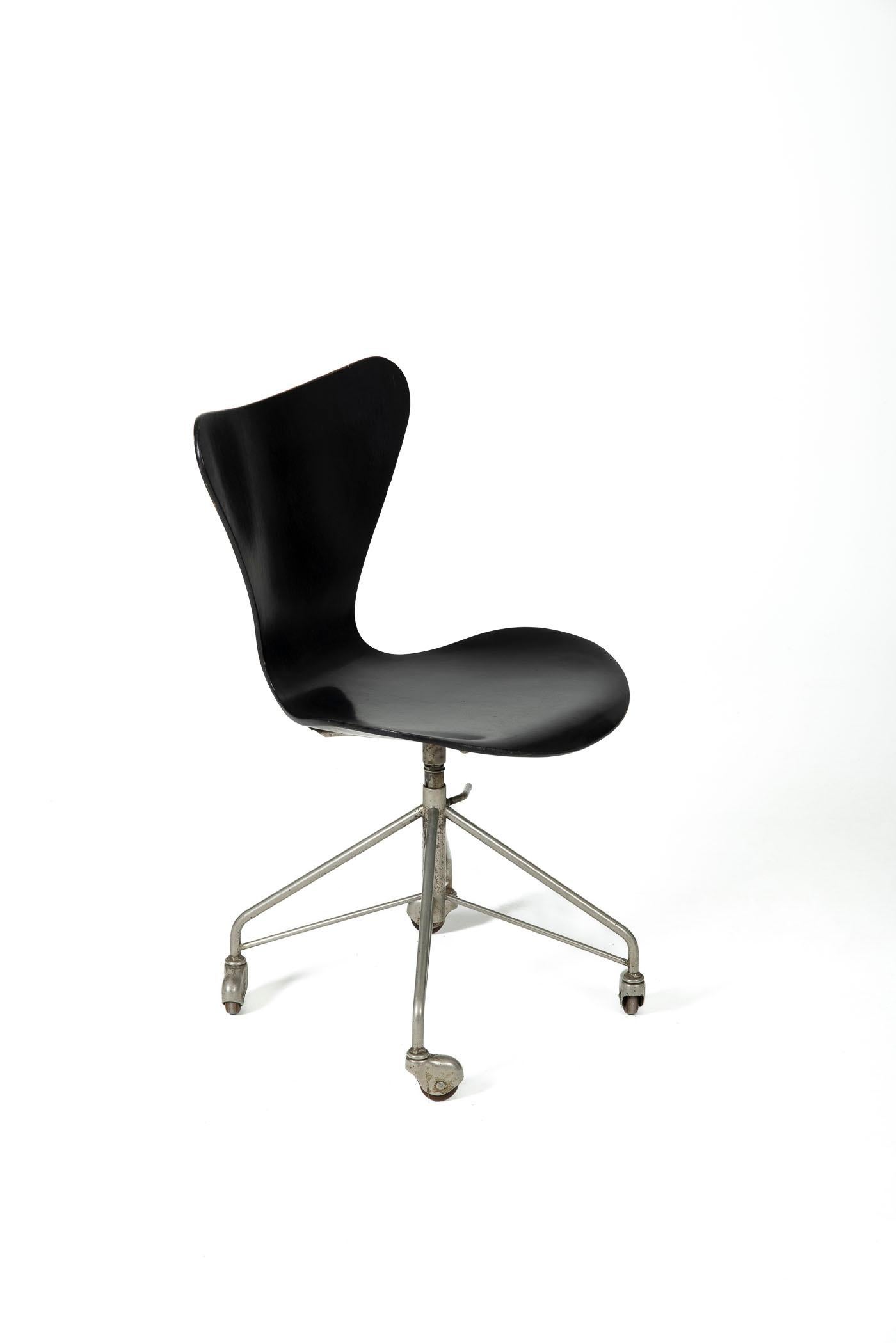 Office Chair 3117 by Arne Jacobsen for Fritz Hansen, Denmark, 1960s For Sale 6