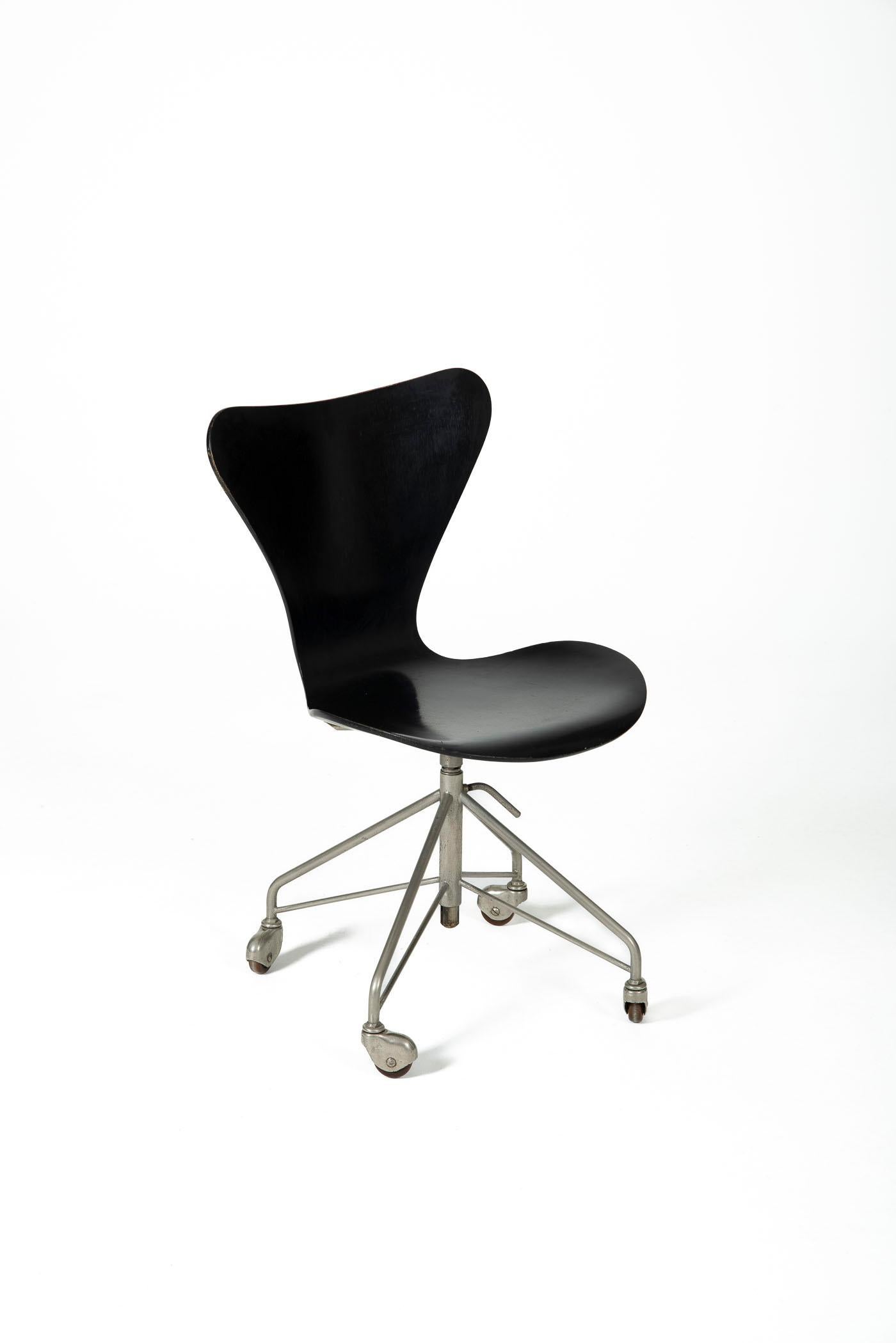 Steel Office Chair 3117 by Arne Jacobsen for Fritz Hansen, Denmark, 1960s For Sale