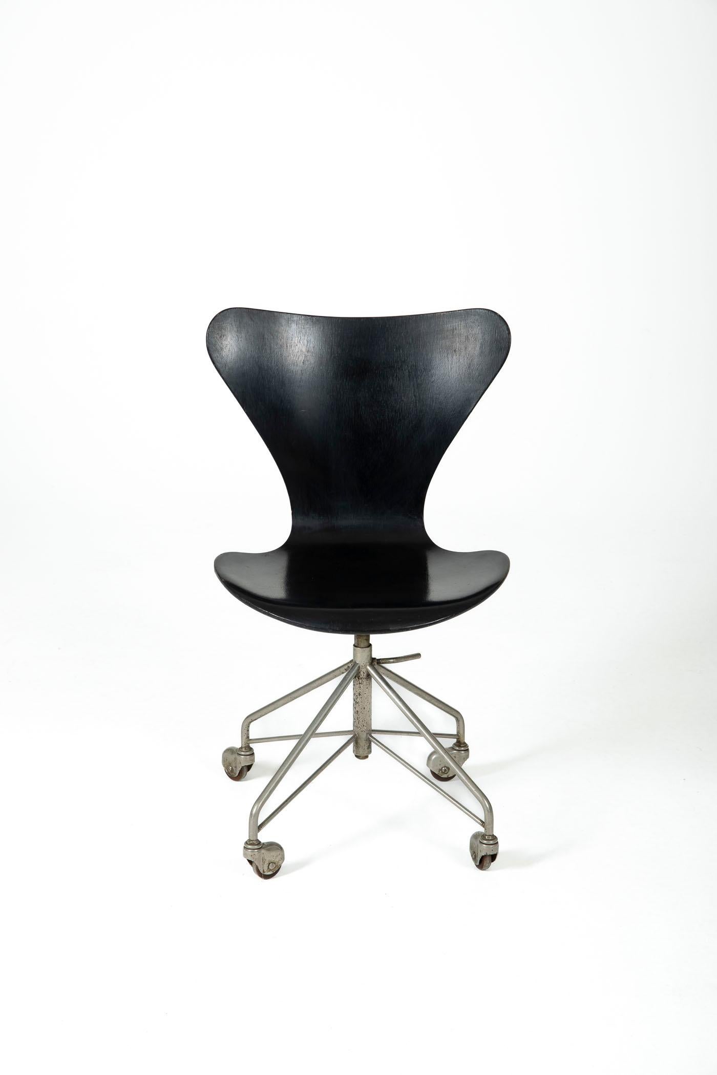 Office Chair 3117 by Arne Jacobsen for Fritz Hansen, Denmark, 1960s For Sale 1